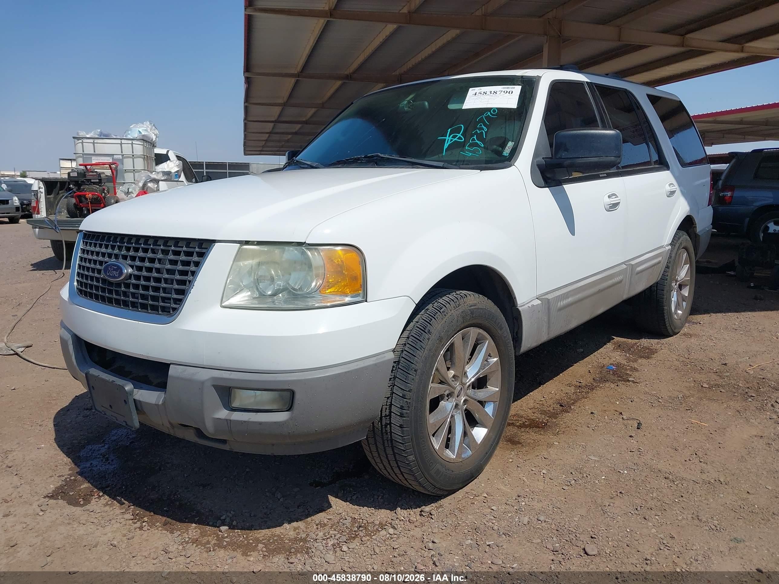 2003 Ford Expedition Xlt White vin: 1FMRU15W33LB95587