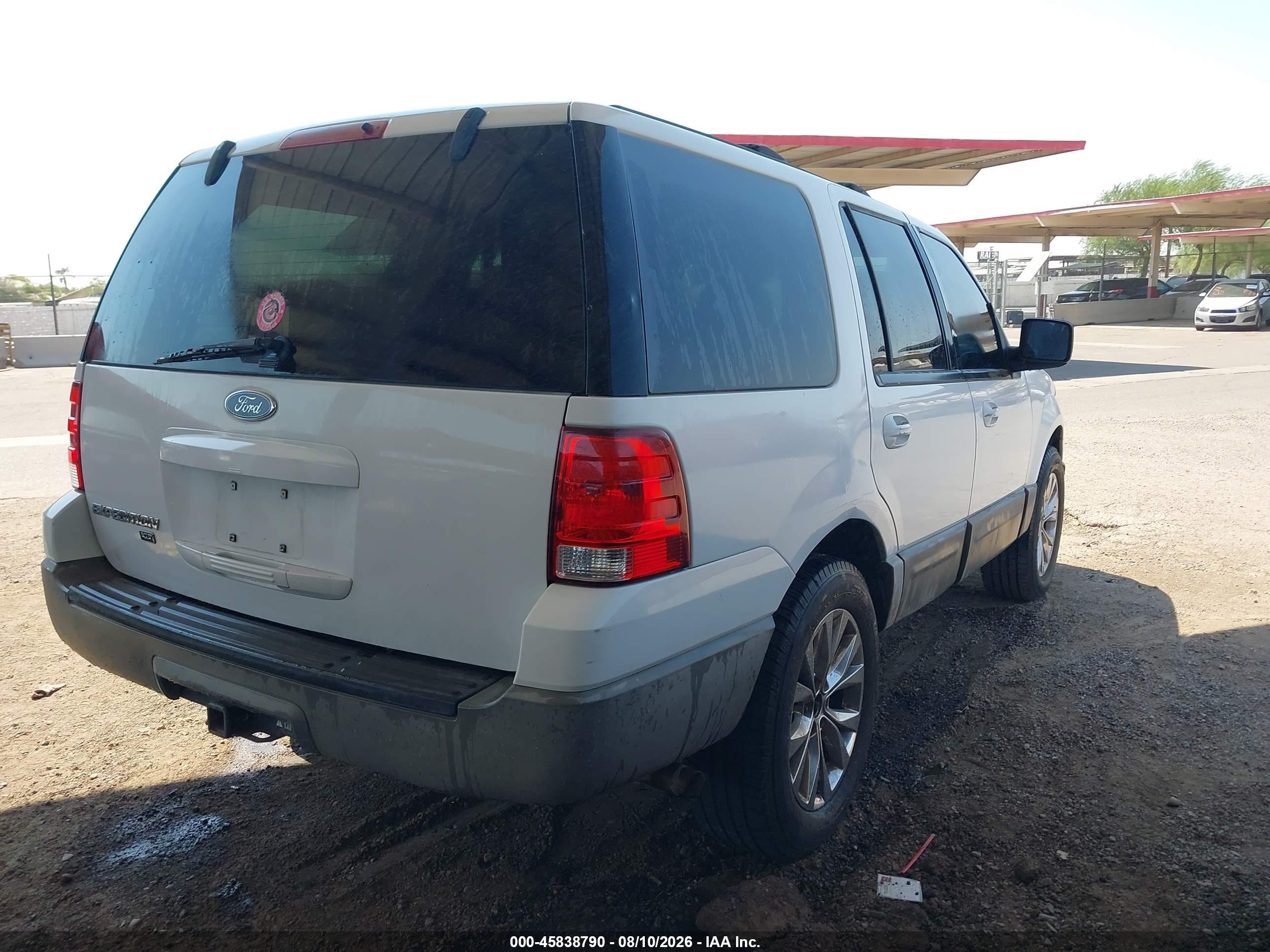 2003 Ford Expedition Xlt White vin: 1FMRU15W33LB95587
