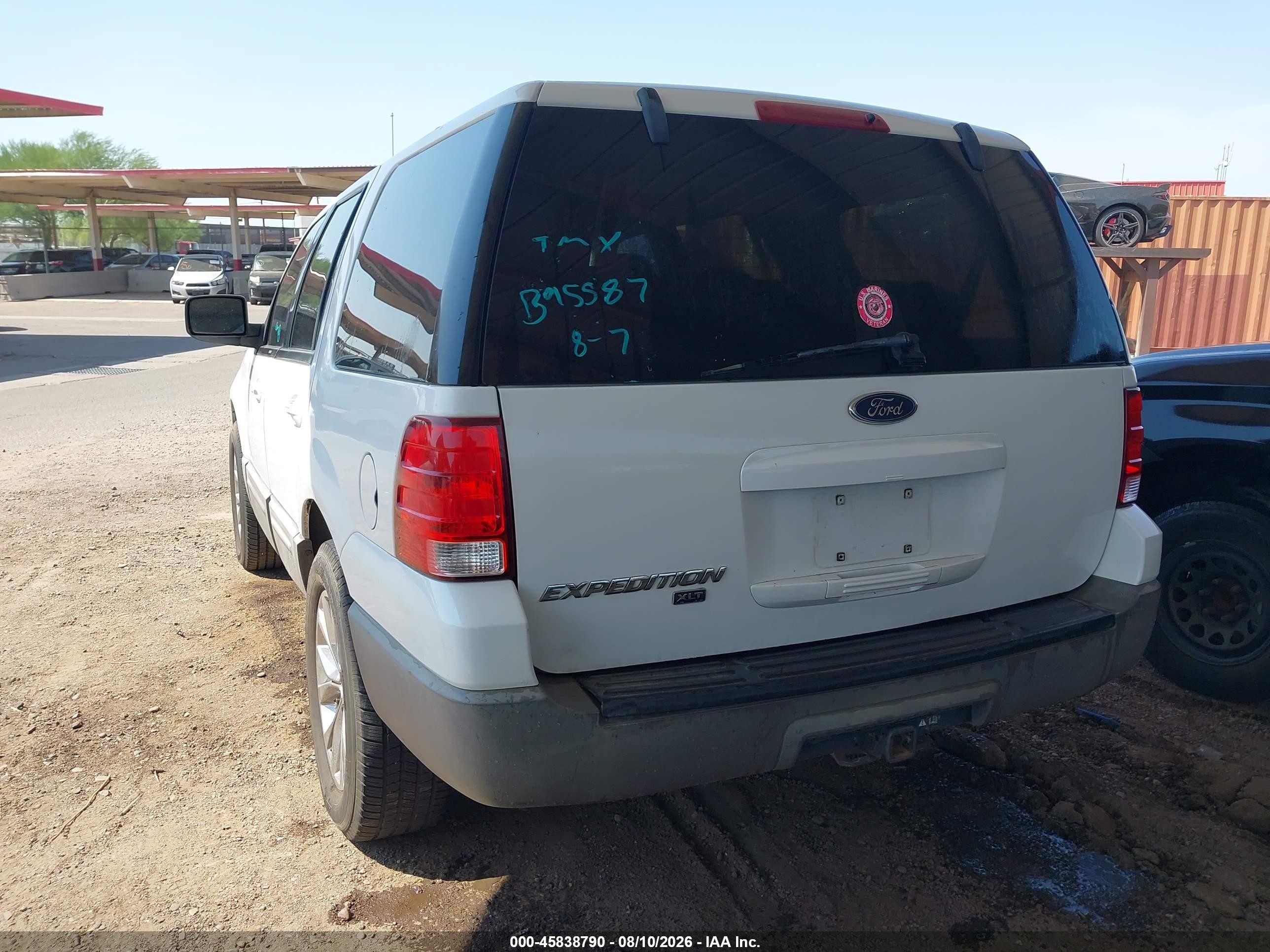 2003 Ford Expedition Xlt White vin: 1FMRU15W33LB95587