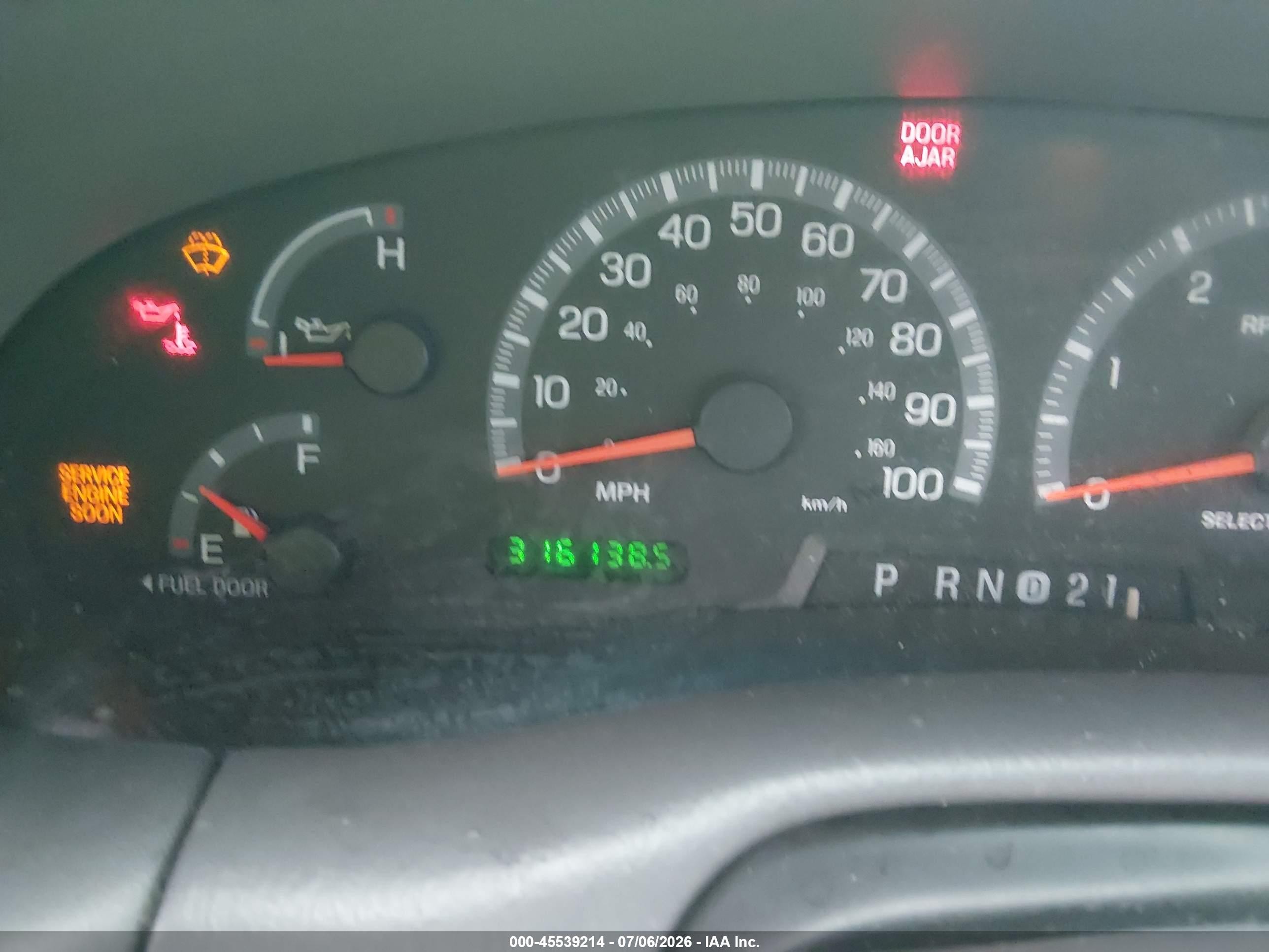 2001 Ford Expedition Xlt Maroon vin: 1FMRU15W41LB31989