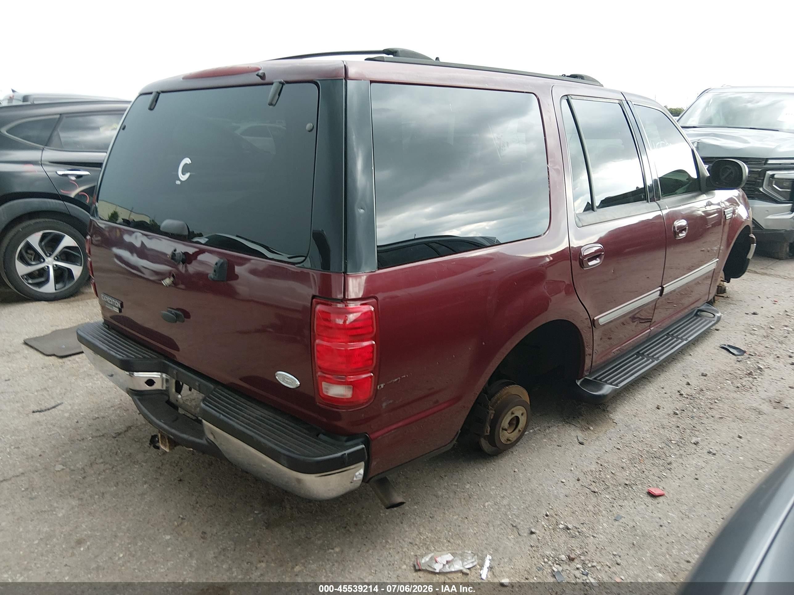 2001 Ford Expedition Xlt Maroon vin: 1FMRU15W41LB31989