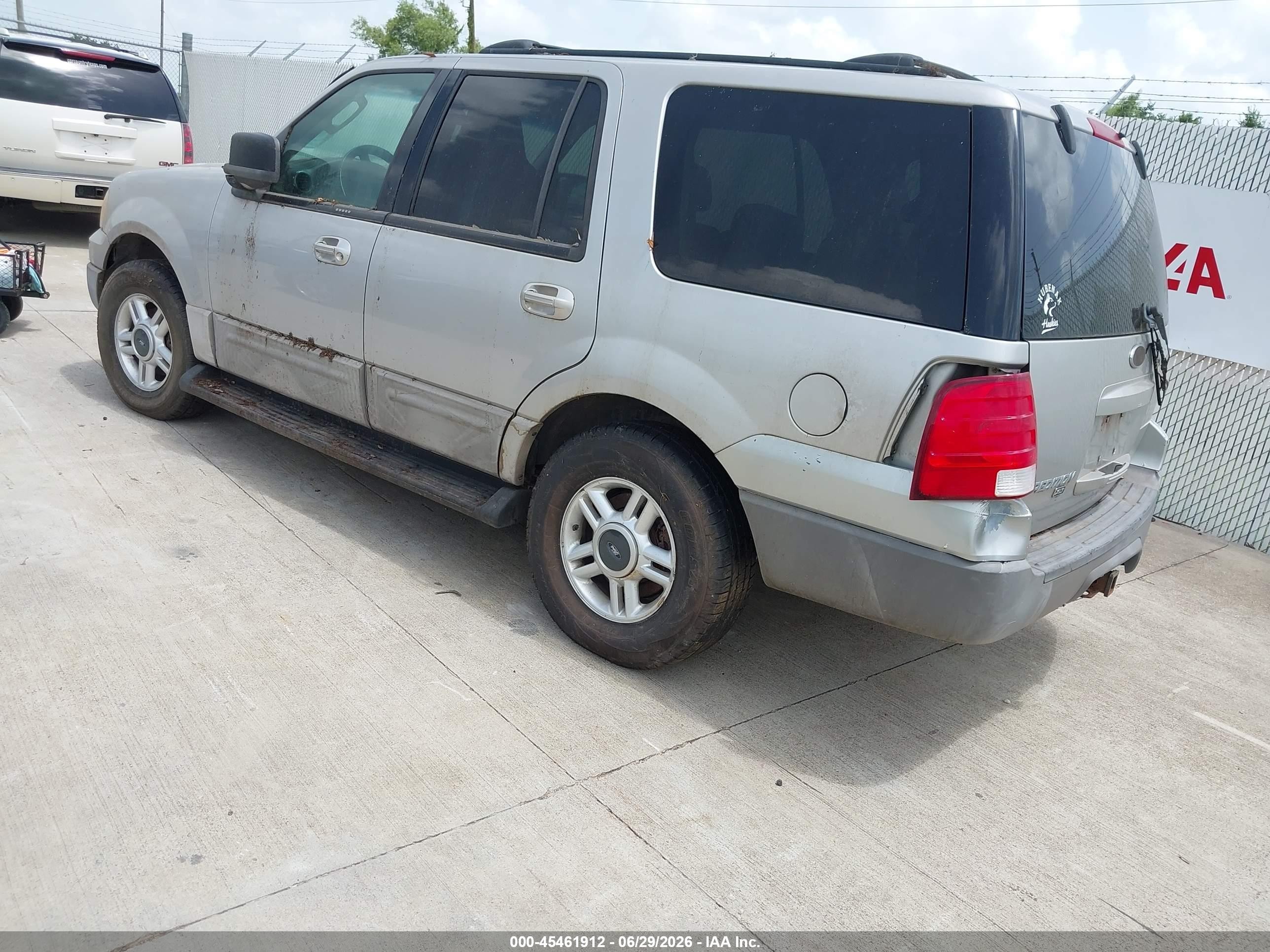 2003 Ford Expedition Xlt Silver vin: 1FMRU15W53LA22413