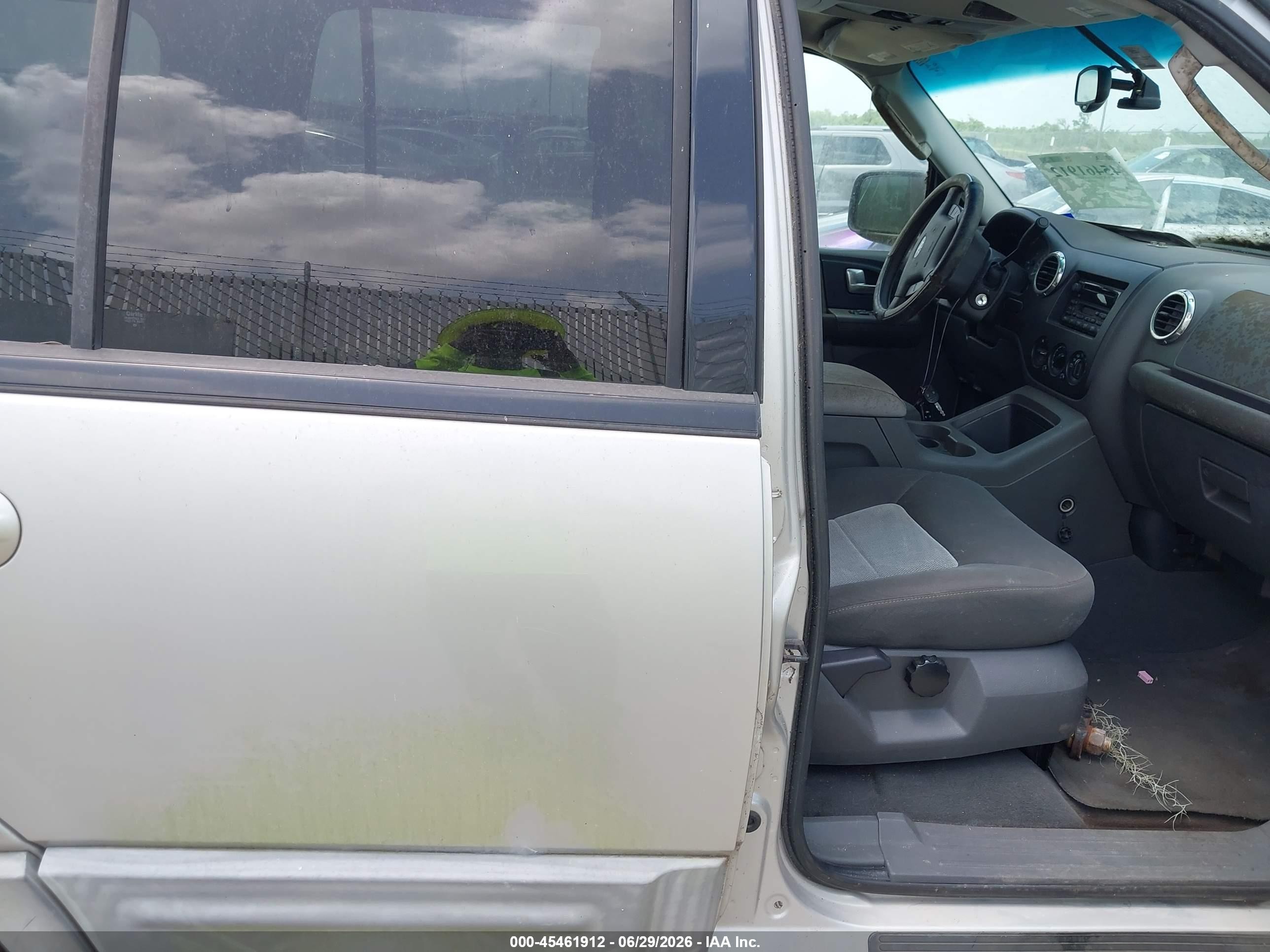 2003 Ford Expedition Xlt Silver vin: 1FMRU15W53LA22413