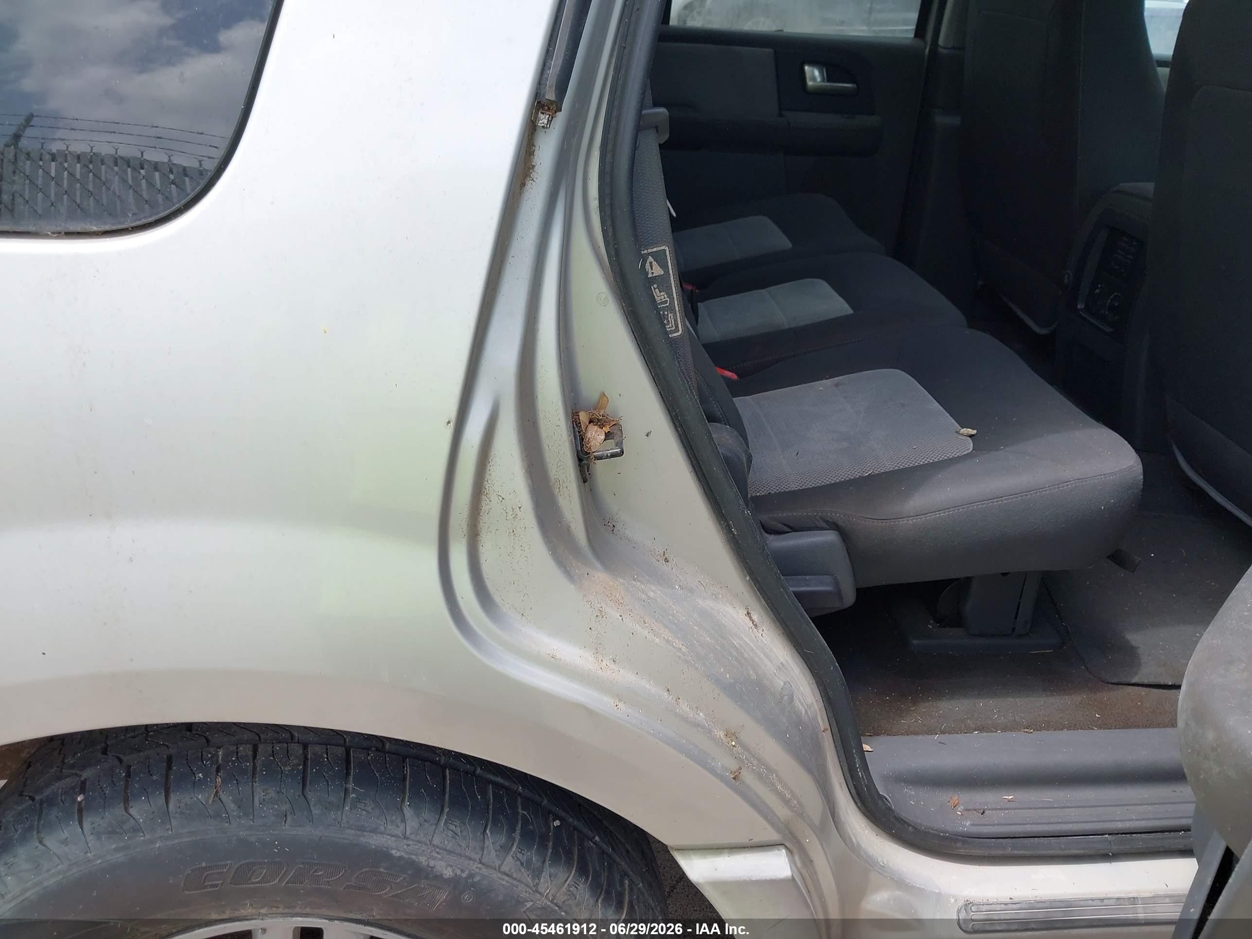 2003 Ford Expedition Xlt Silver vin: 1FMRU15W53LA22413