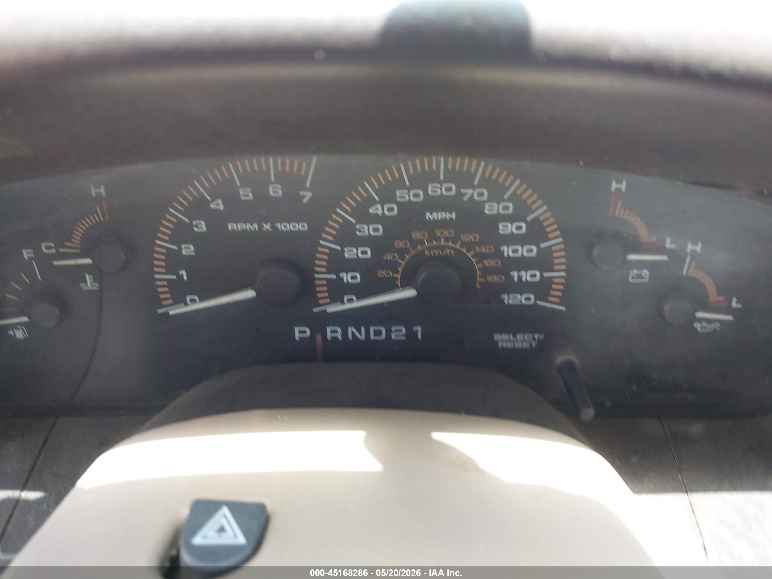 2003 Ford Expedition Xlt Brown vin: 1FMRU15W53LB38937