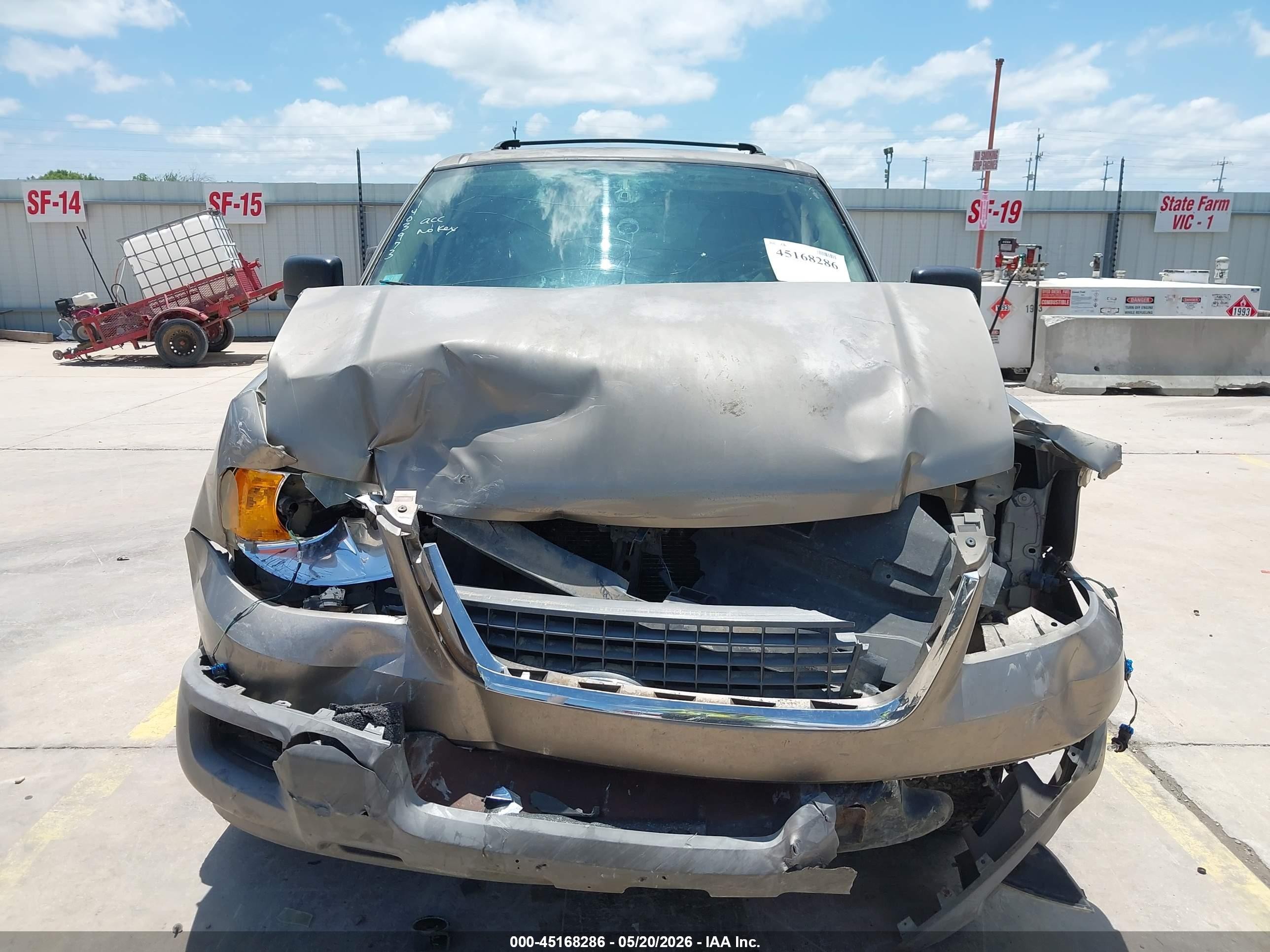 2003 Ford Expedition Xlt Brown vin: 1FMRU15W53LB38937