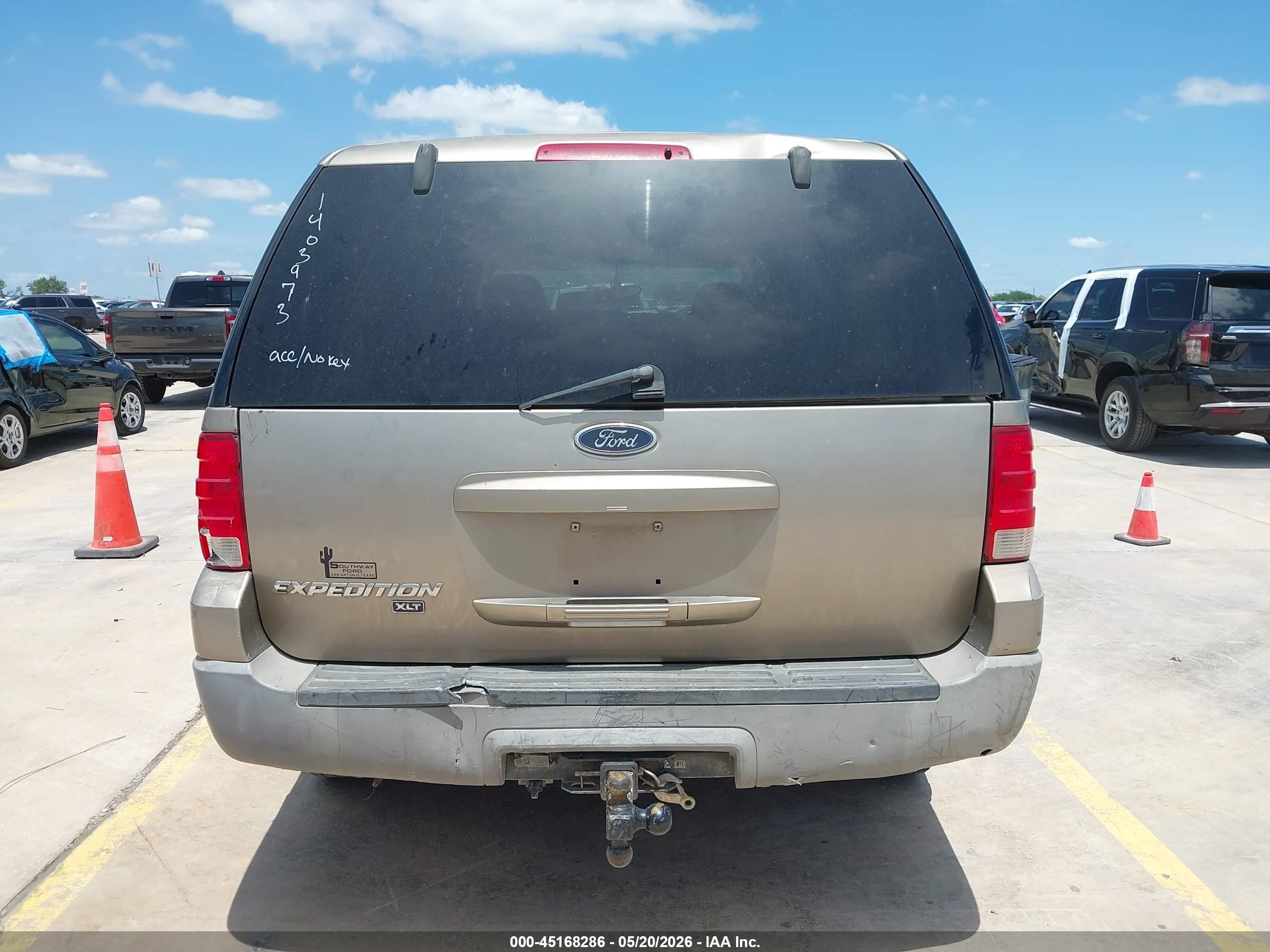 2003 Ford Expedition Xlt Brown vin: 1FMRU15W53LB38937