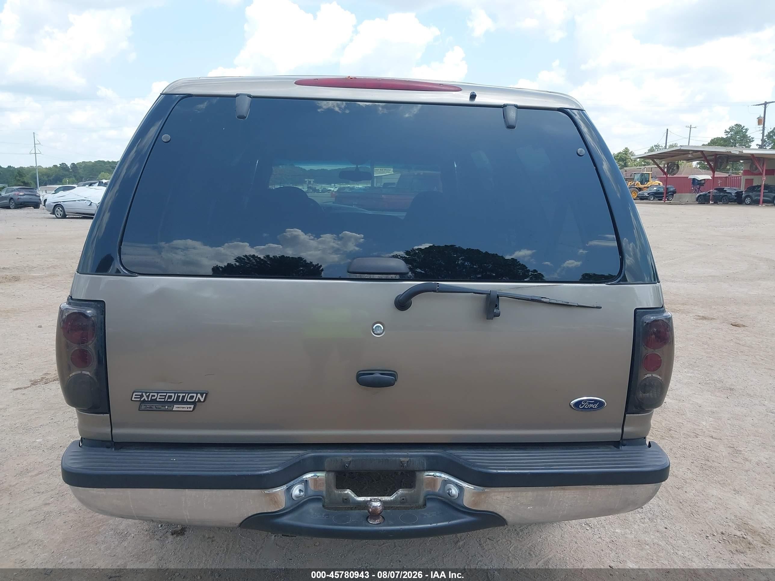 2002 Ford Expedition Xlt Gold vin: 1FMRU15W62LA79878