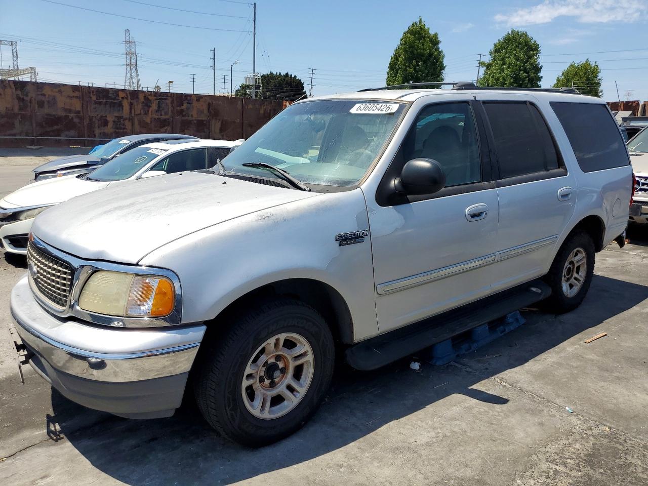 2002 Ford Expedition Xlt Серебряный vin: 1FMRU15W62LA99113