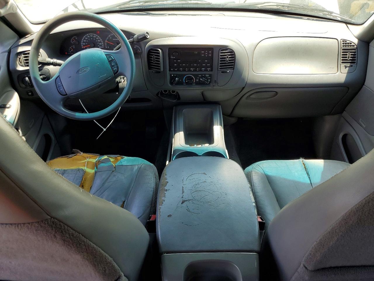 2002 Ford Expedition Xlt Серебряный vin: 1FMRU15W62LA99113
