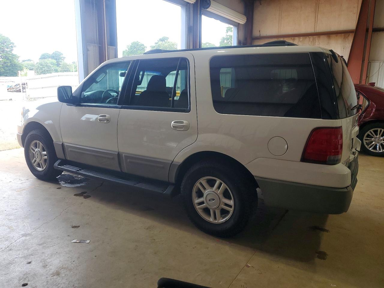 2003 Ford Expedition Xlt White vin: 1FMRU15W63LA83012