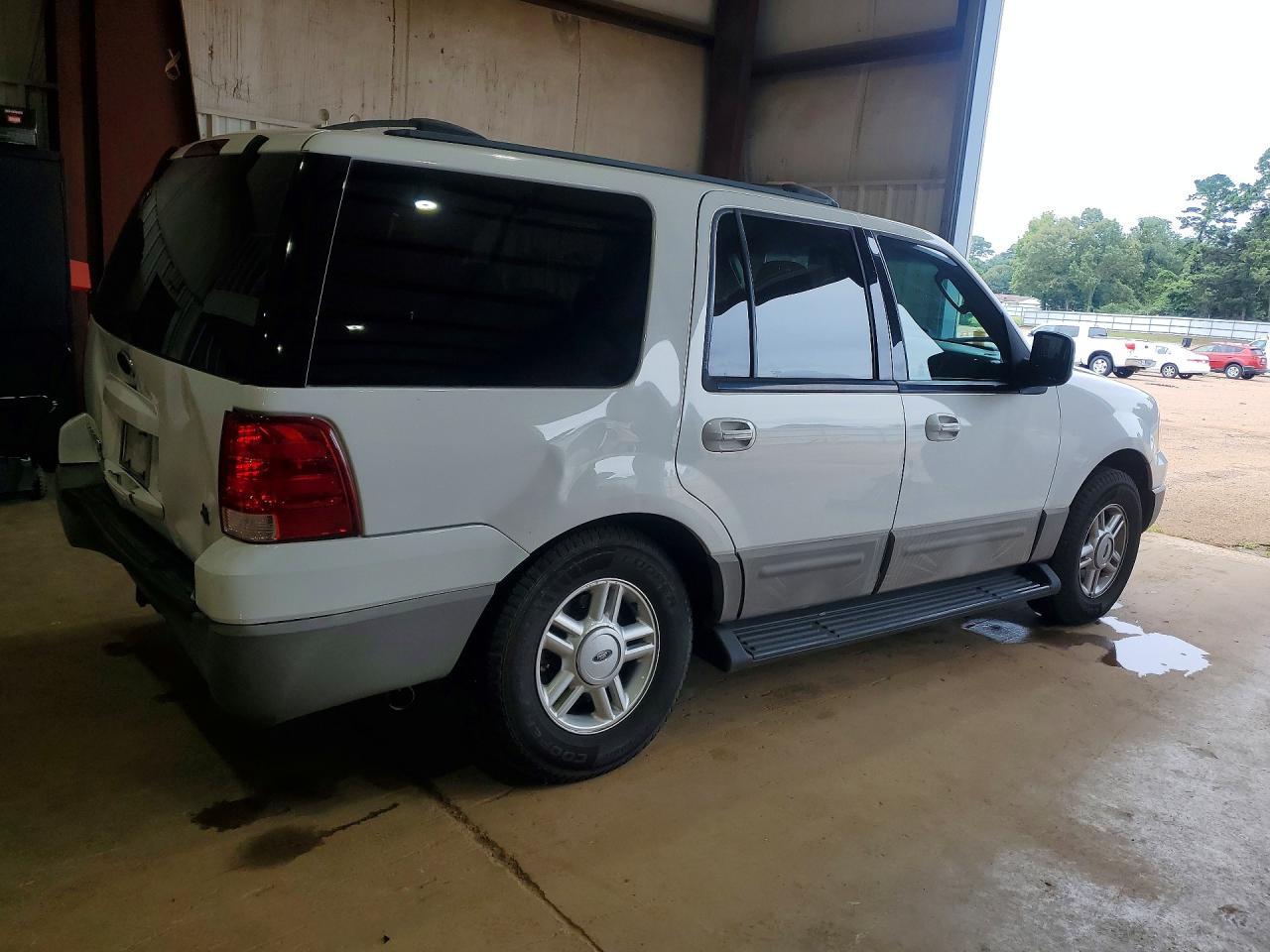 2003 Ford Expedition Xlt White vin: 1FMRU15W63LA83012