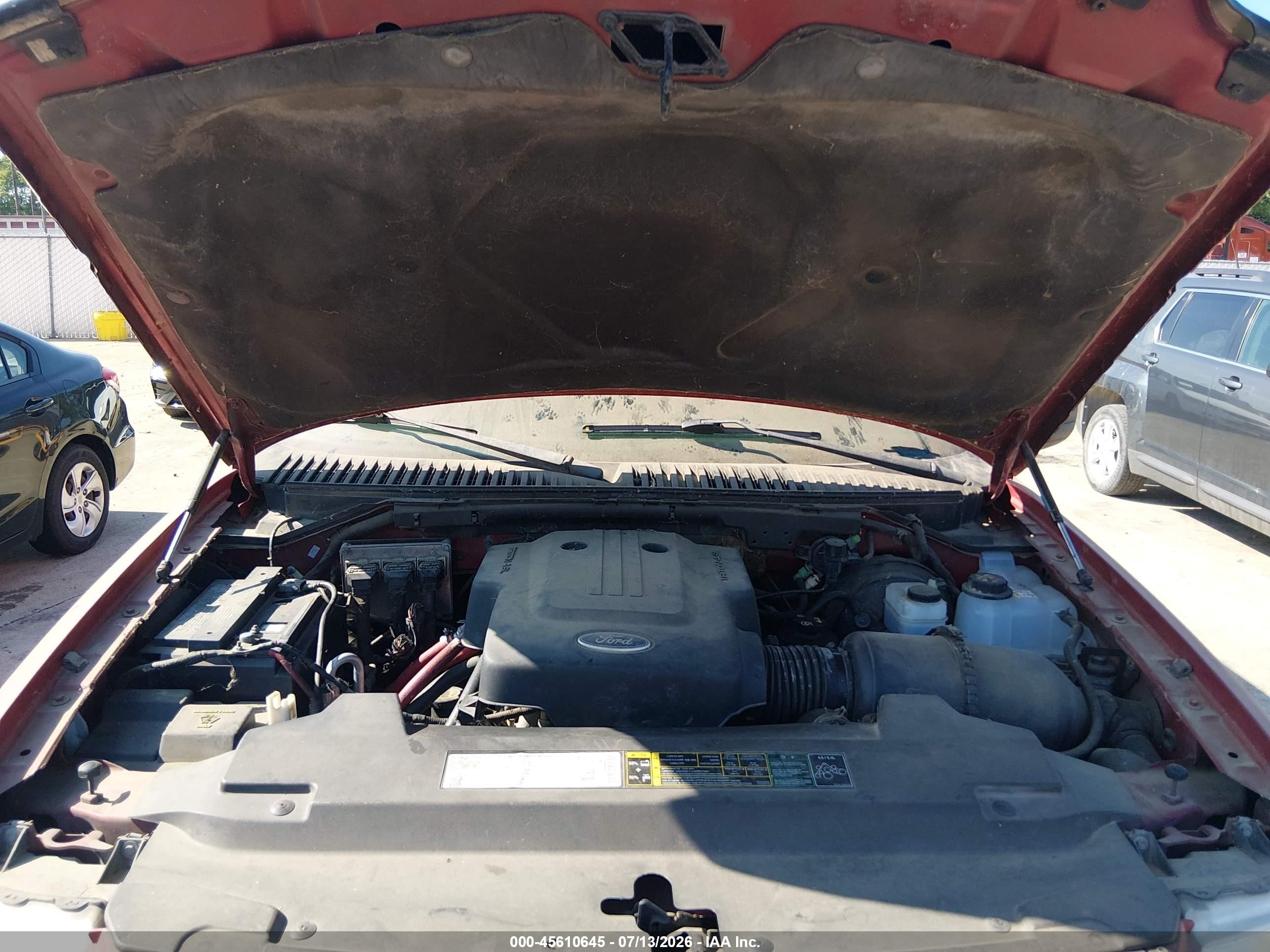 2003 Ford Expedition Xlt Red vin: 1FMRU15W63LB25632