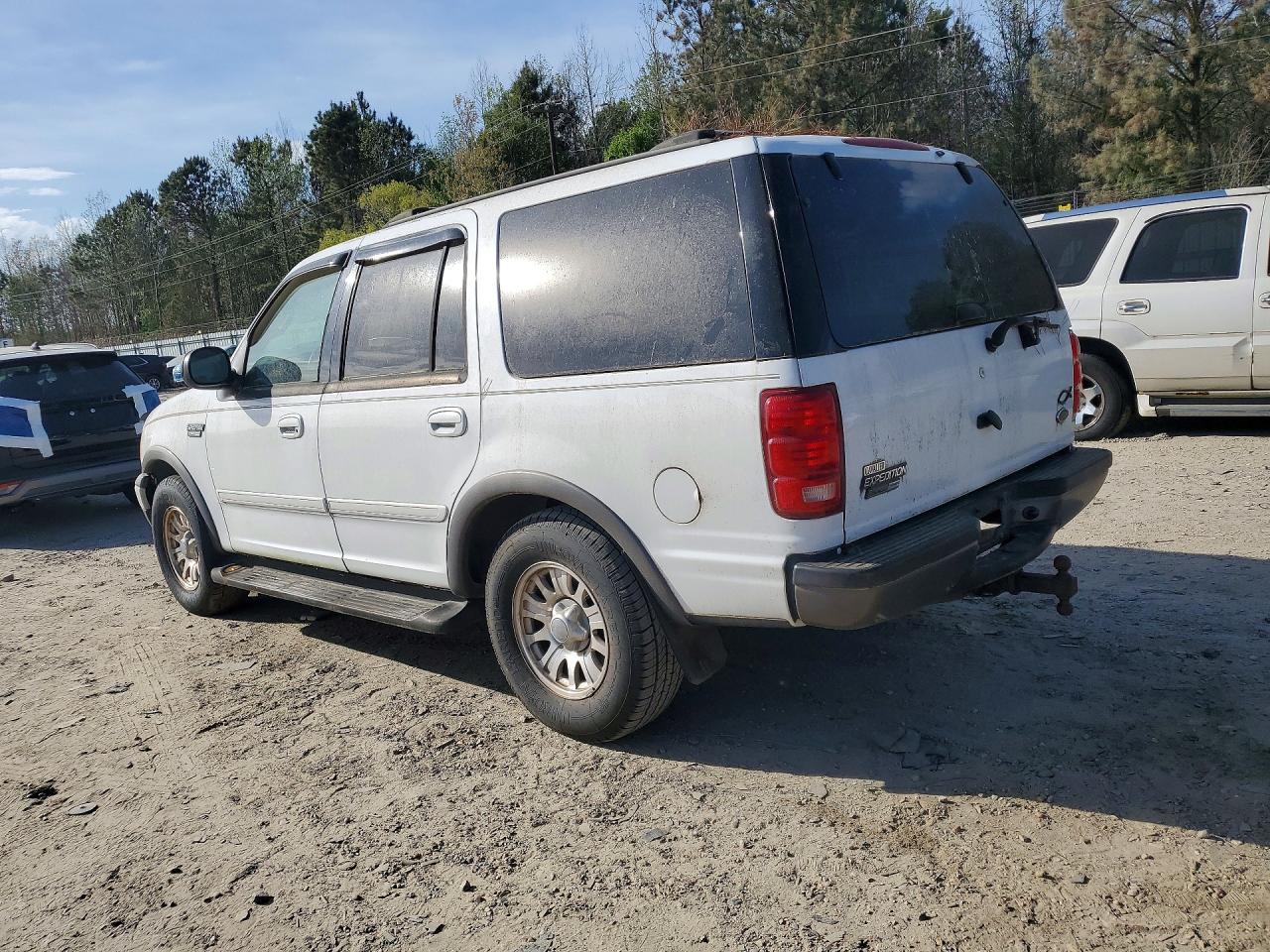 2001 Ford Expedition White vin: 1FMRU15W71LB42260