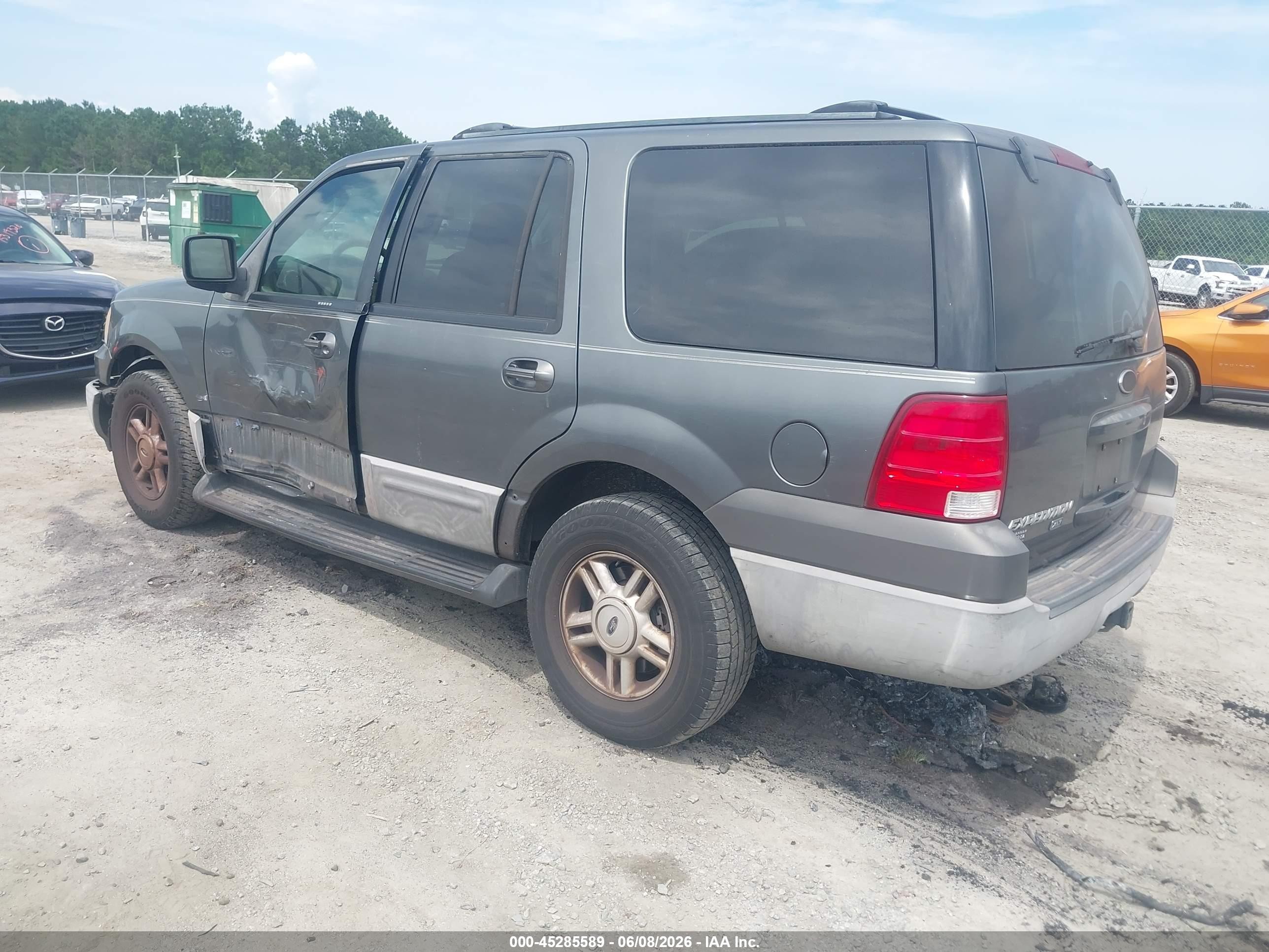 2003 Ford Expedition Xlt Gray vin: 1FMRU15W73LC21110