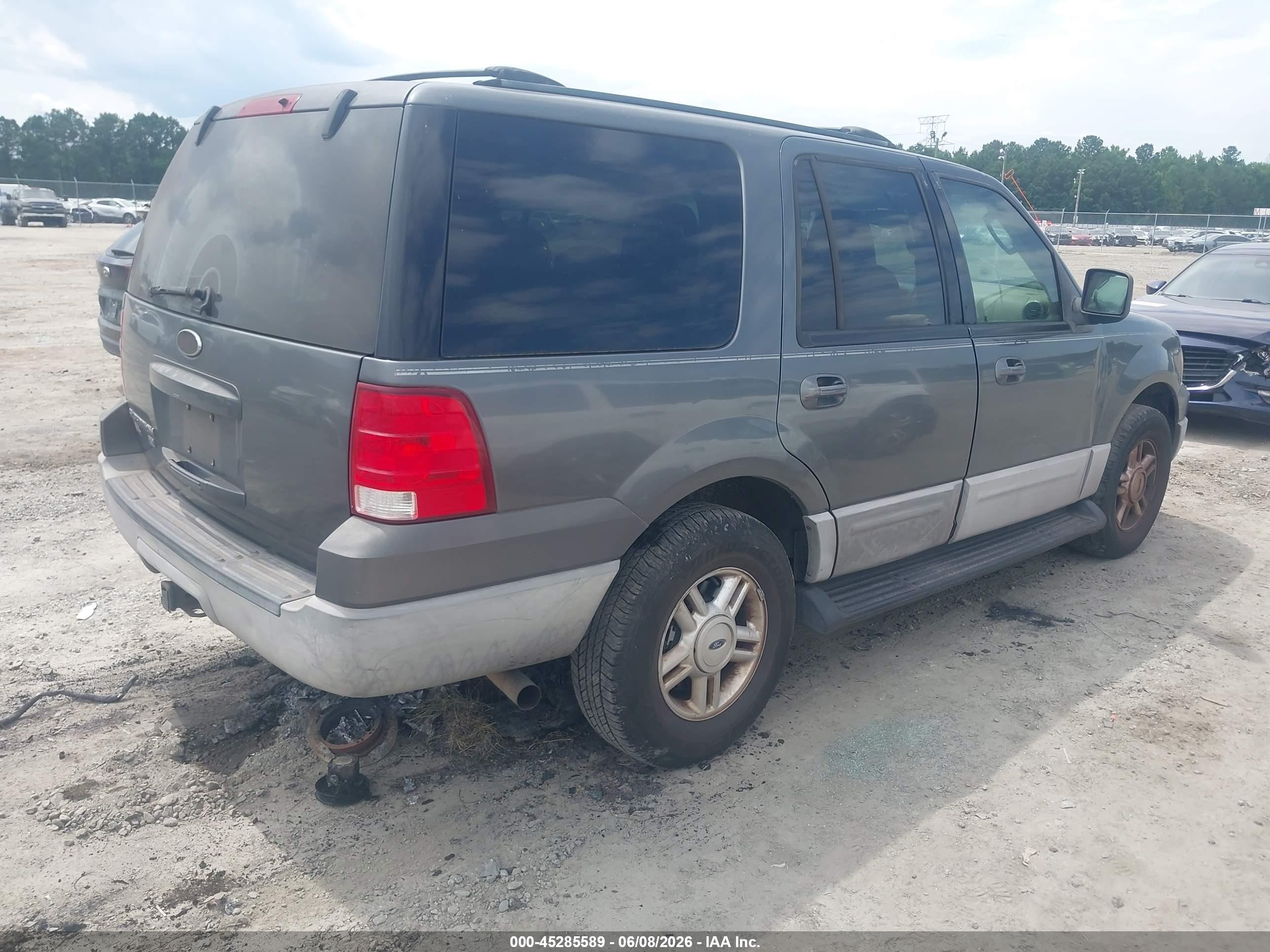 2003 Ford Expedition Xlt Gray vin: 1FMRU15W73LC21110