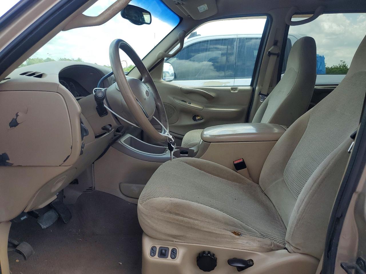 2001 Ford Expedition Xlt Tan vin: 1FMRU15W81LB21823
