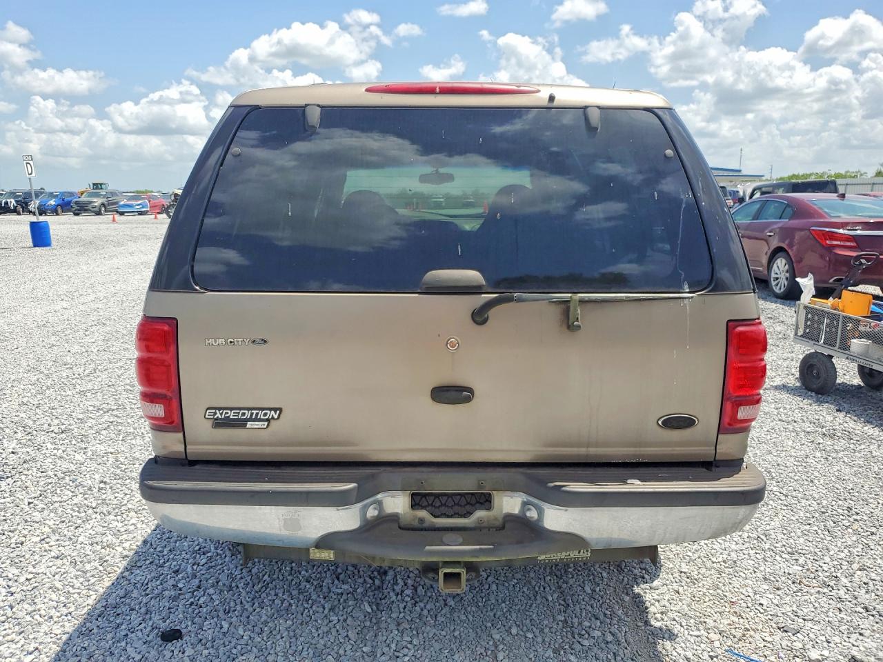 2001 Ford Expedition Xlt Tan vin: 1FMRU15W81LB21823