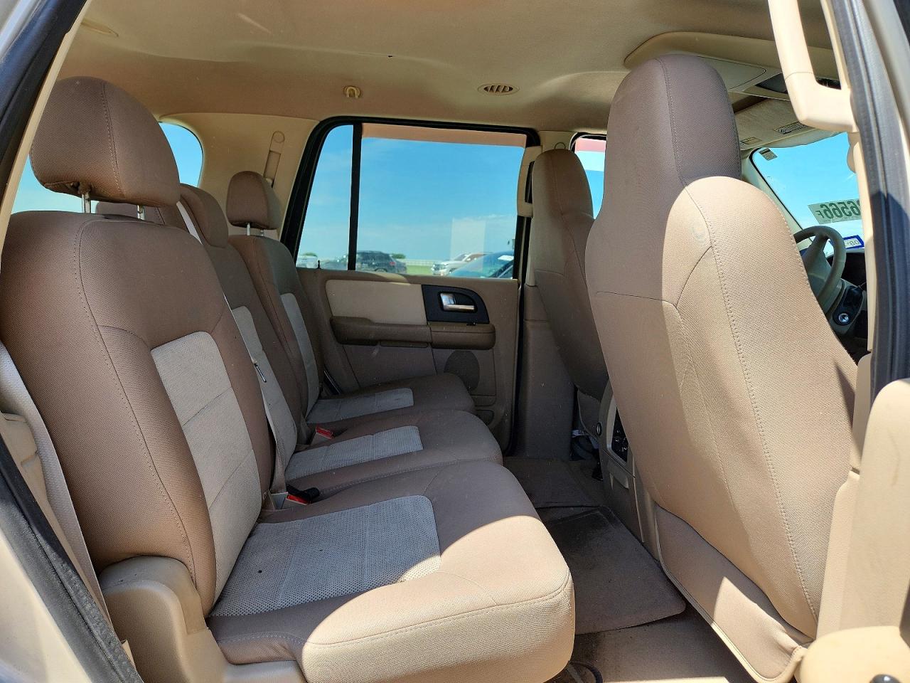 2004 Ford Expedition Xlt Beige vin: 1FMRU15W84LB91651