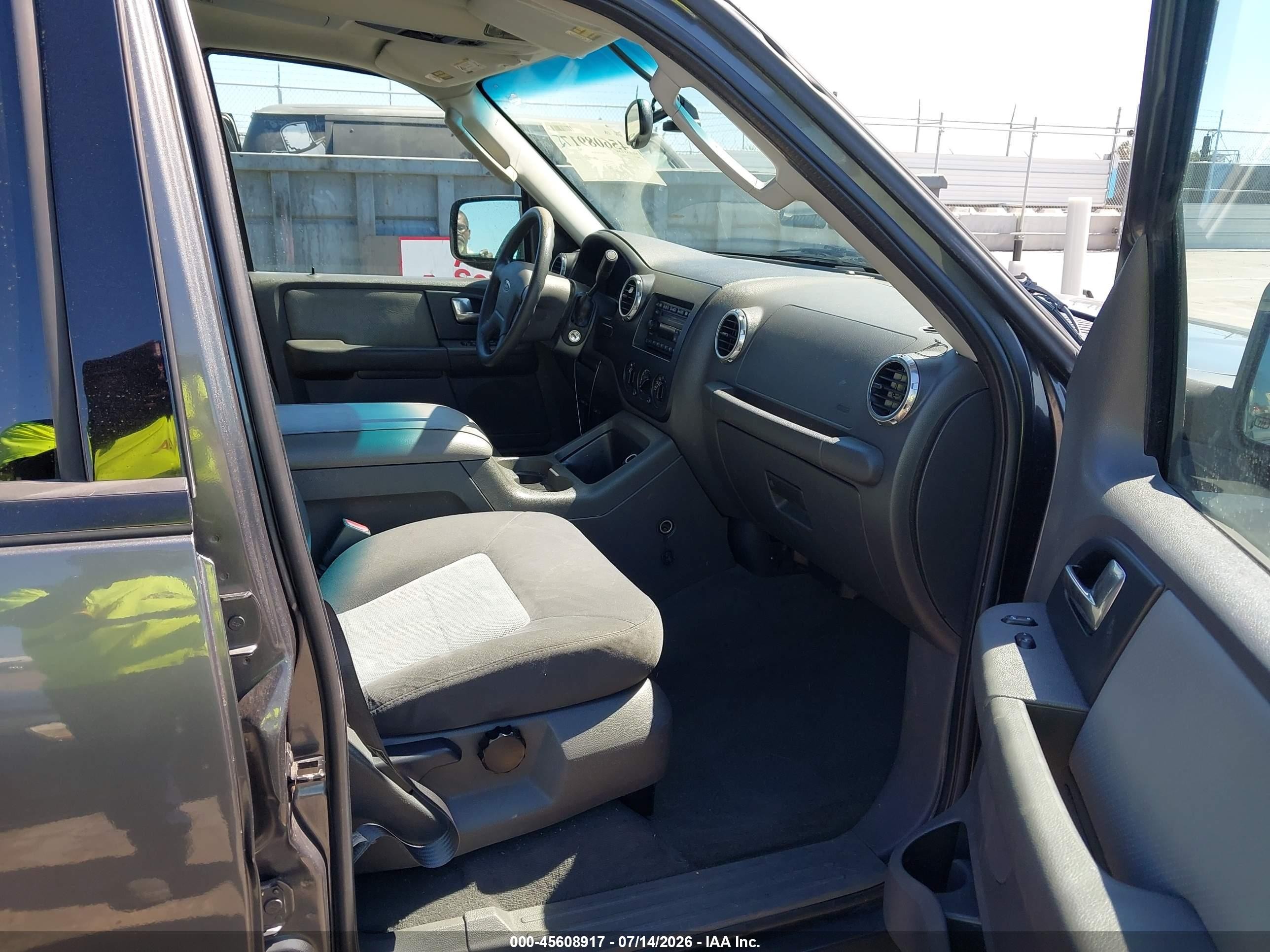 2003 Ford Expedition Xlt Gray vin: 1FMRU15W93LC19472