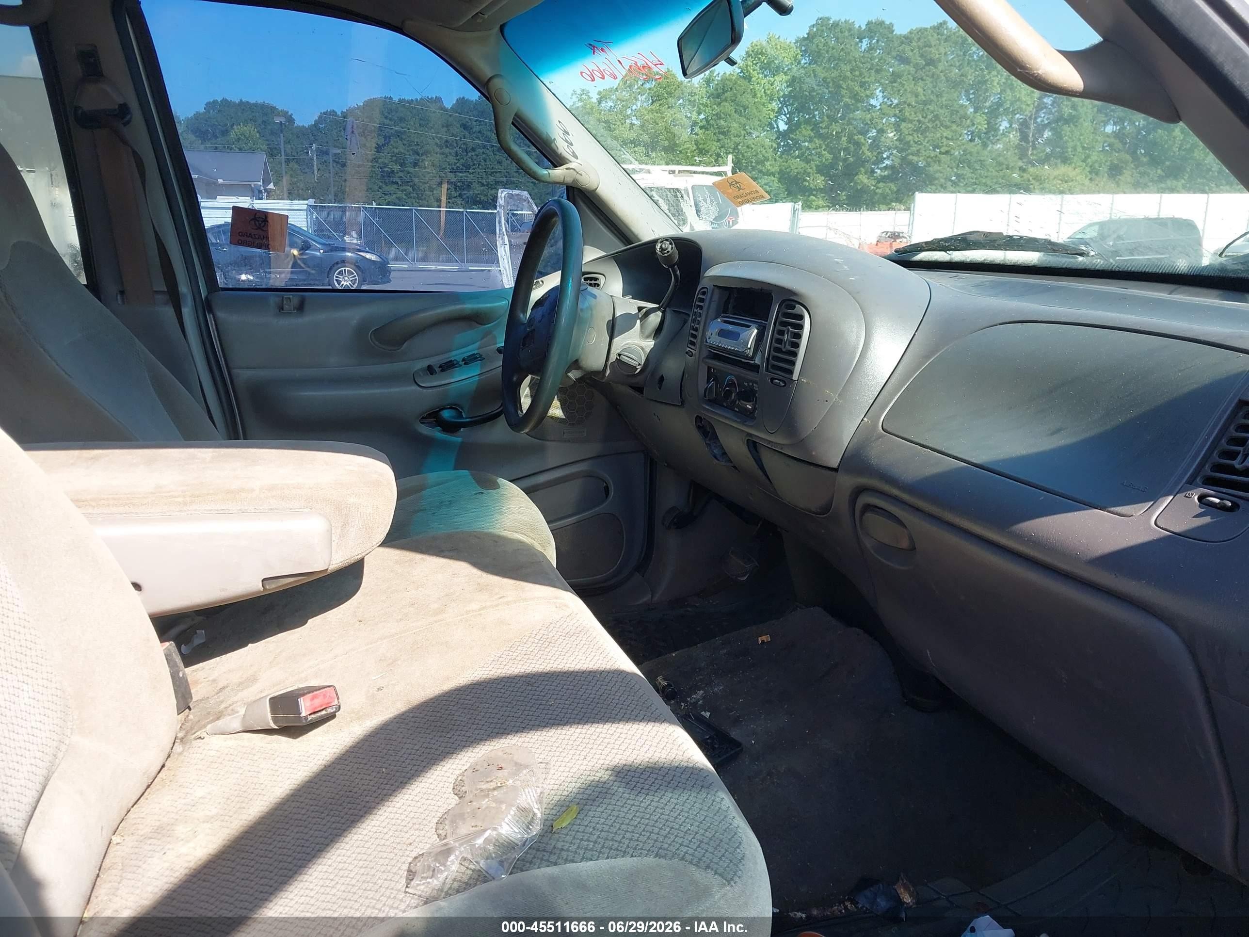 2001 Ford Expedition Xlt Silver vin: 1FMRU15WX1LB00343