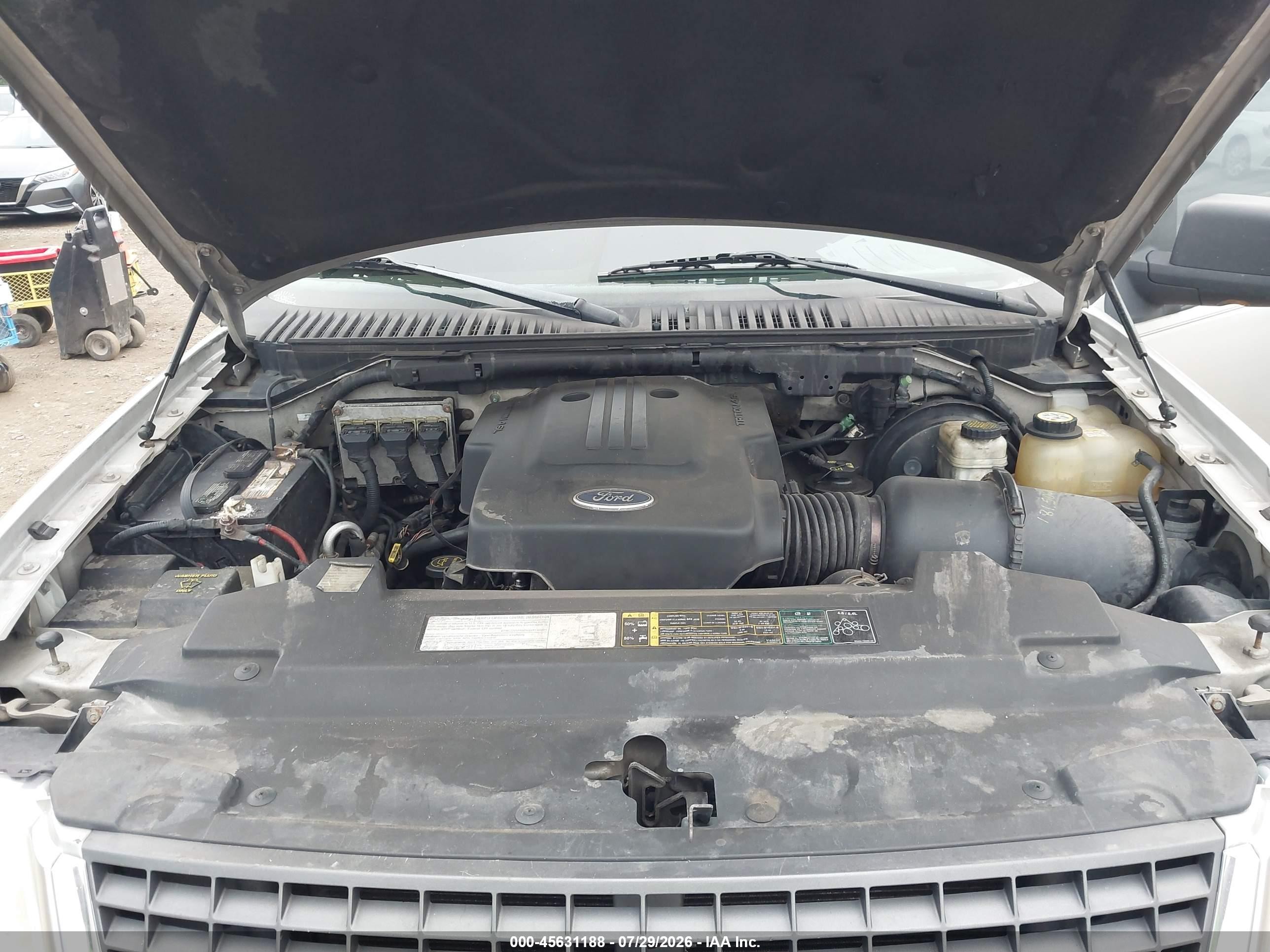 2003 Ford Expedition Xlt Серебряный vin: 1FMRU15WX3LB68807