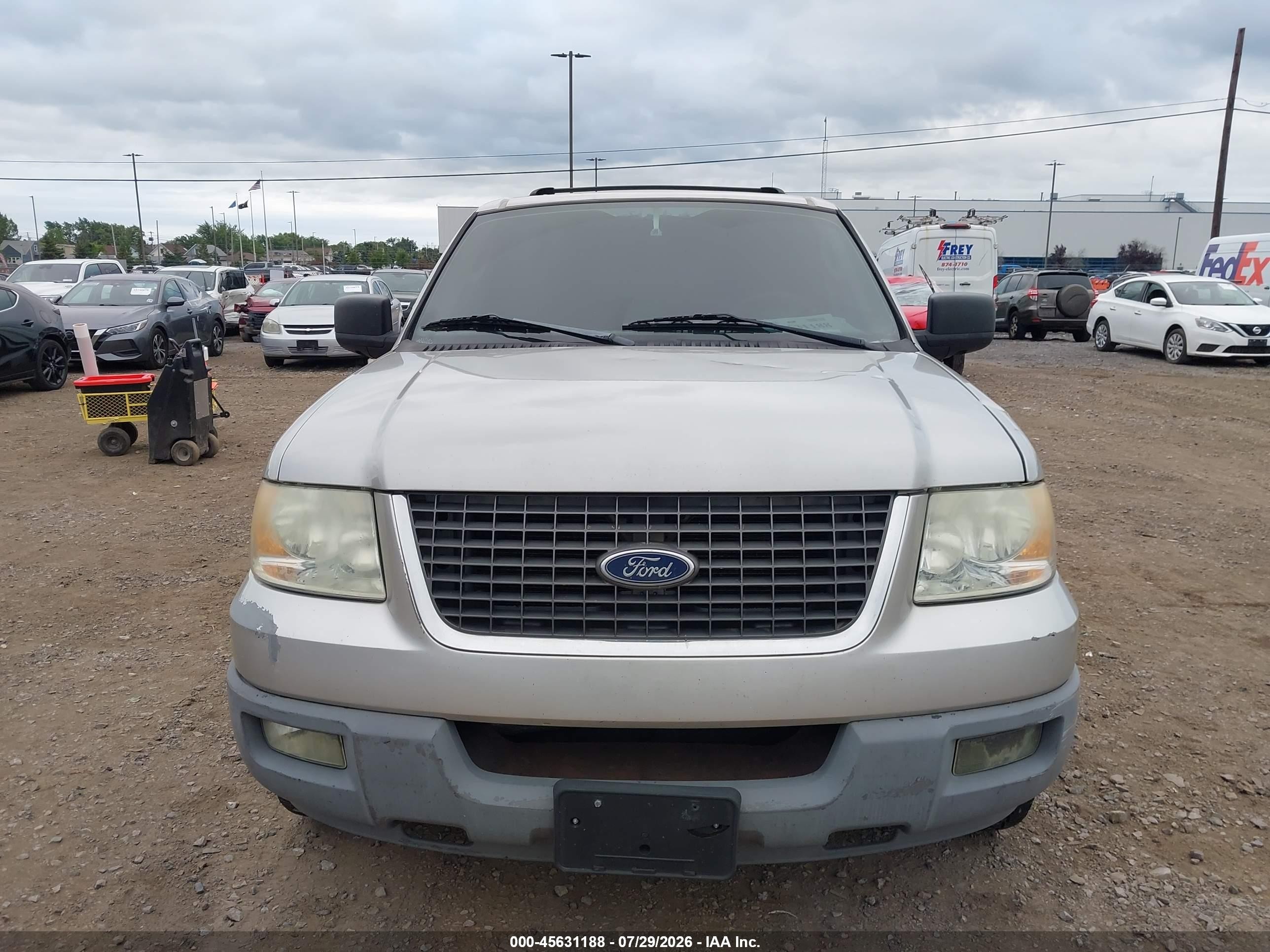 2003 Ford Expedition Xlt Серебряный vin: 1FMRU15WX3LB68807