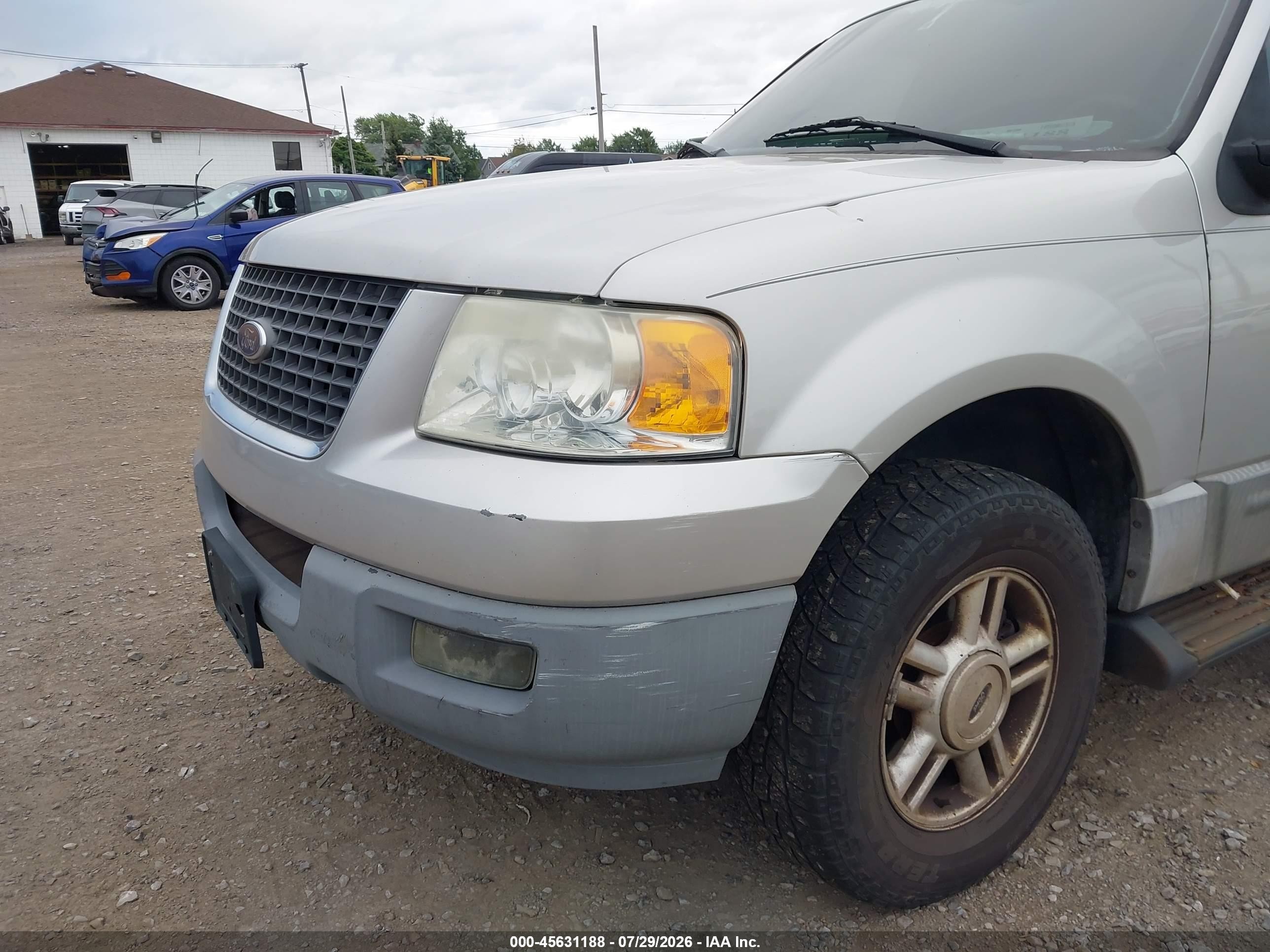 2003 Ford Expedition Xlt Серебряный vin: 1FMRU15WX3LB68807