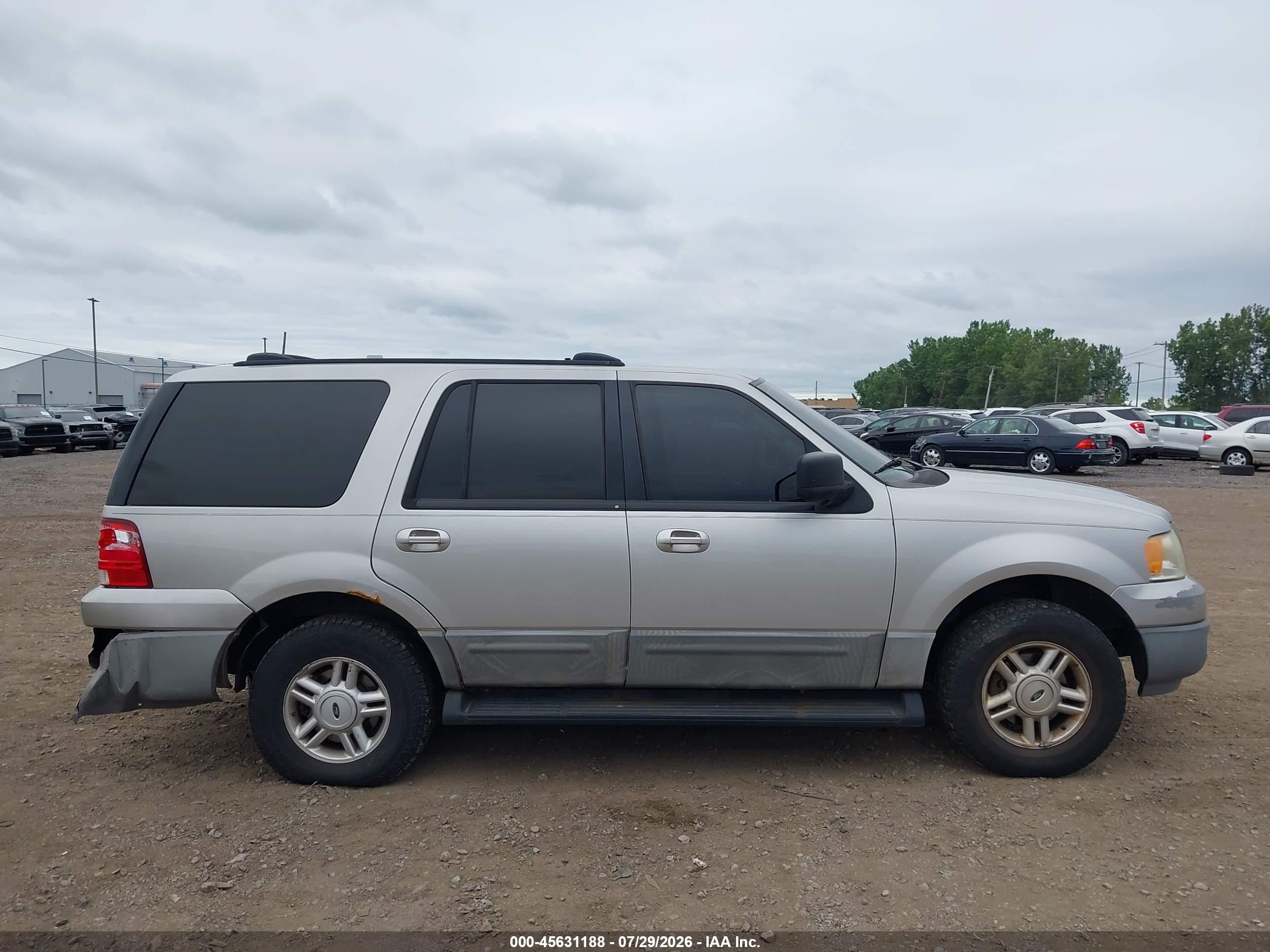 2003 Ford Expedition Xlt Серебряный vin: 1FMRU15WX3LB68807