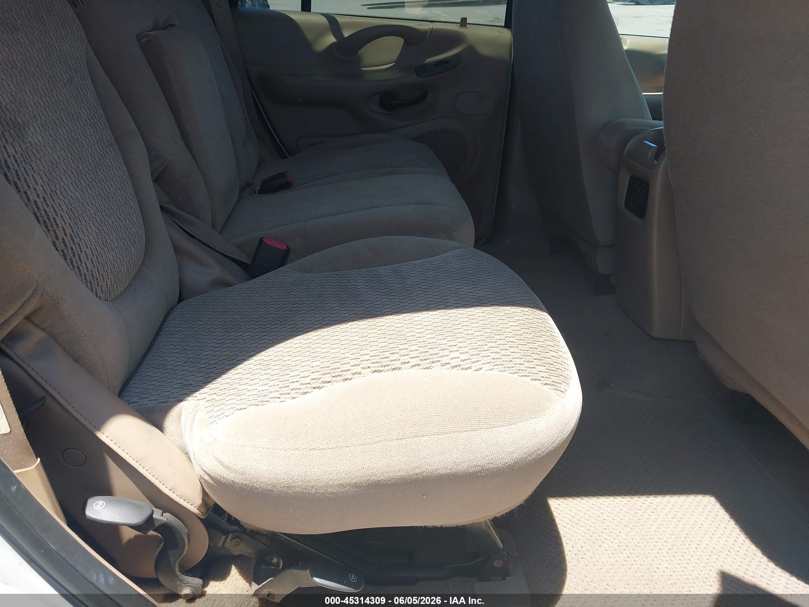 1998 Ford Expedition Eddie Bauer/xlt White vin: 1FMRU1760WLB87805