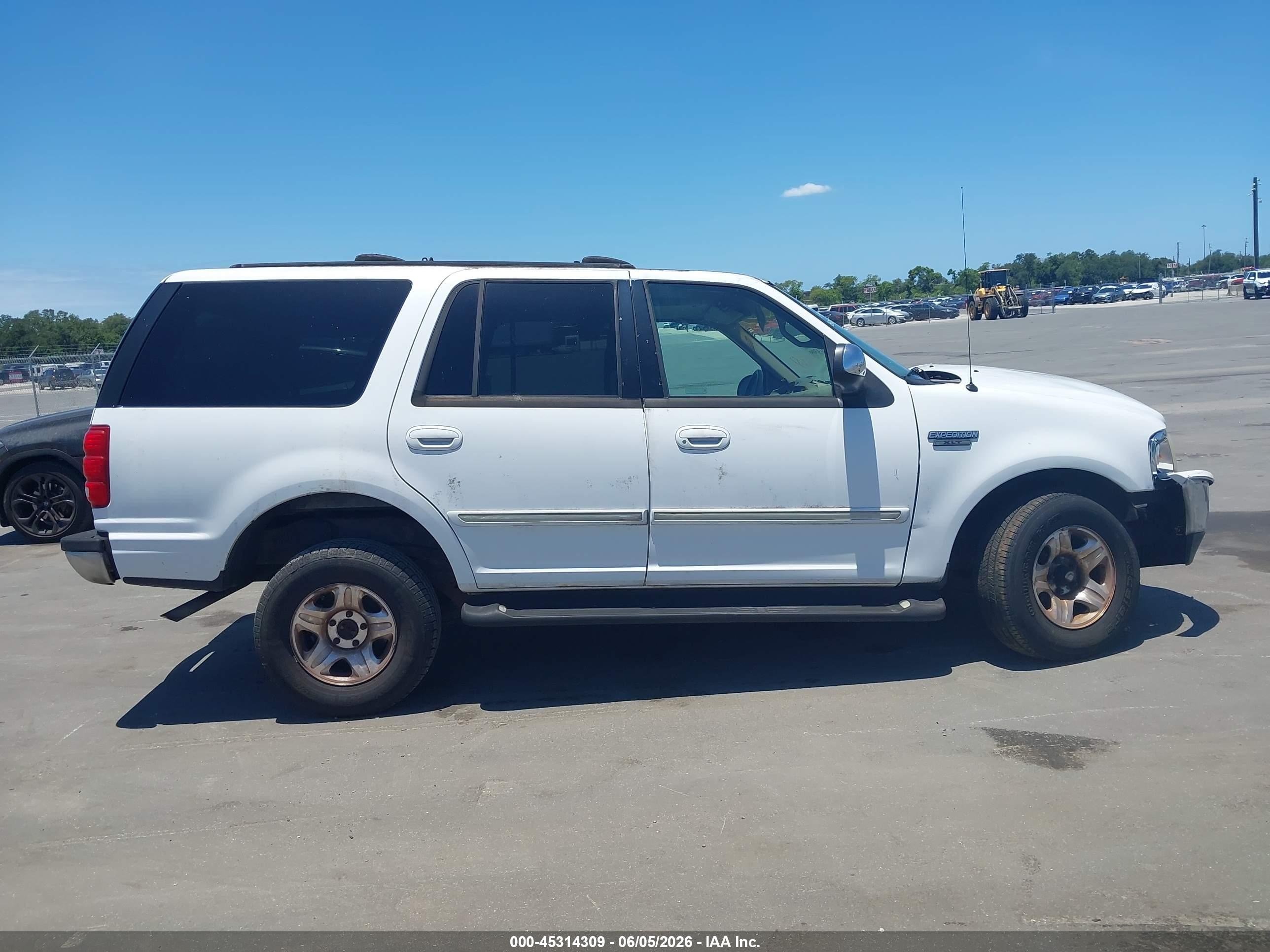 1998 Ford Expedition Eddie Bauer/xlt White vin: 1FMRU1760WLB87805