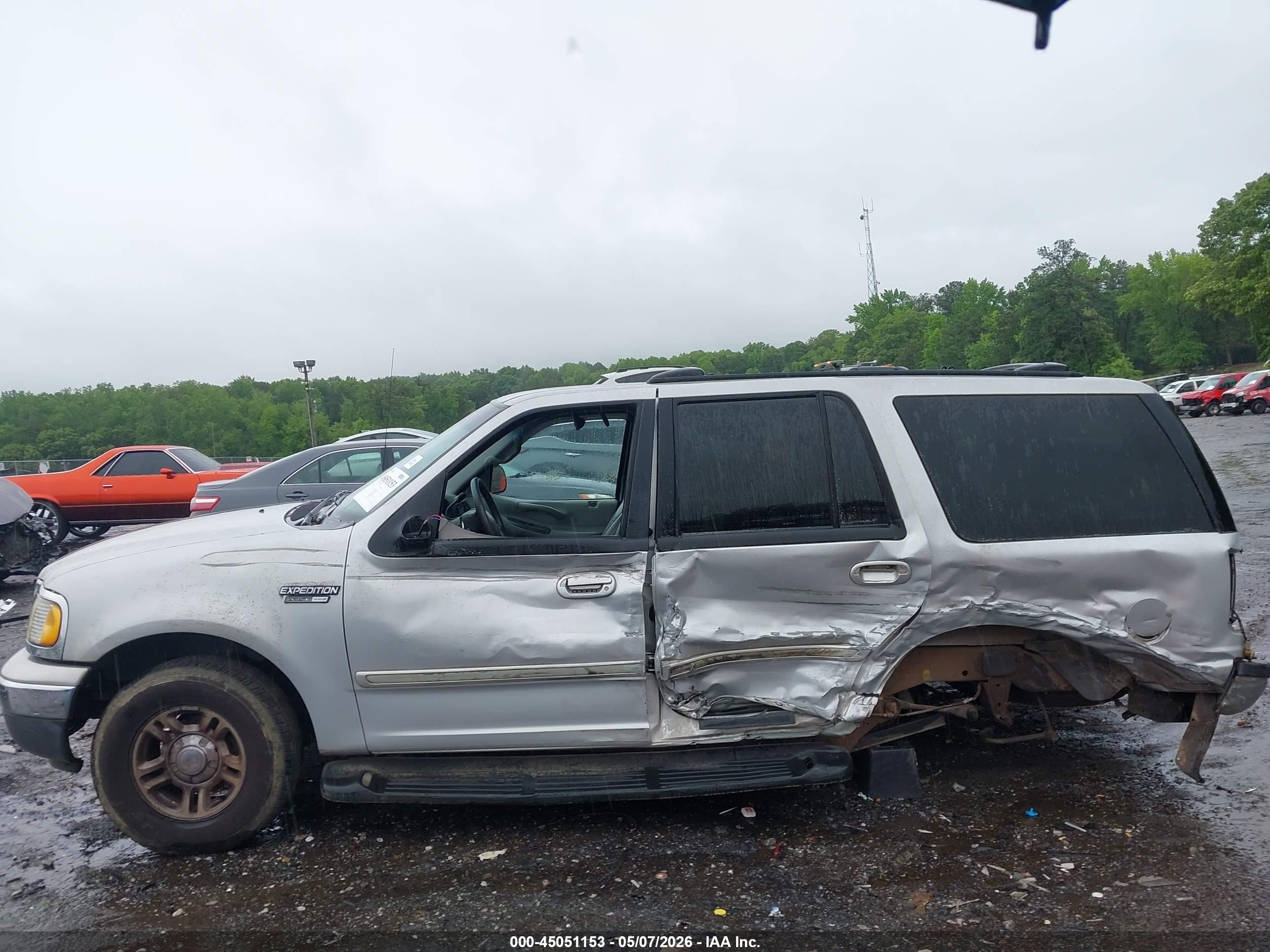 1999 Ford Expedition Eddie Bauer/xlt Silver vin: 1FMRU1762XLA69854