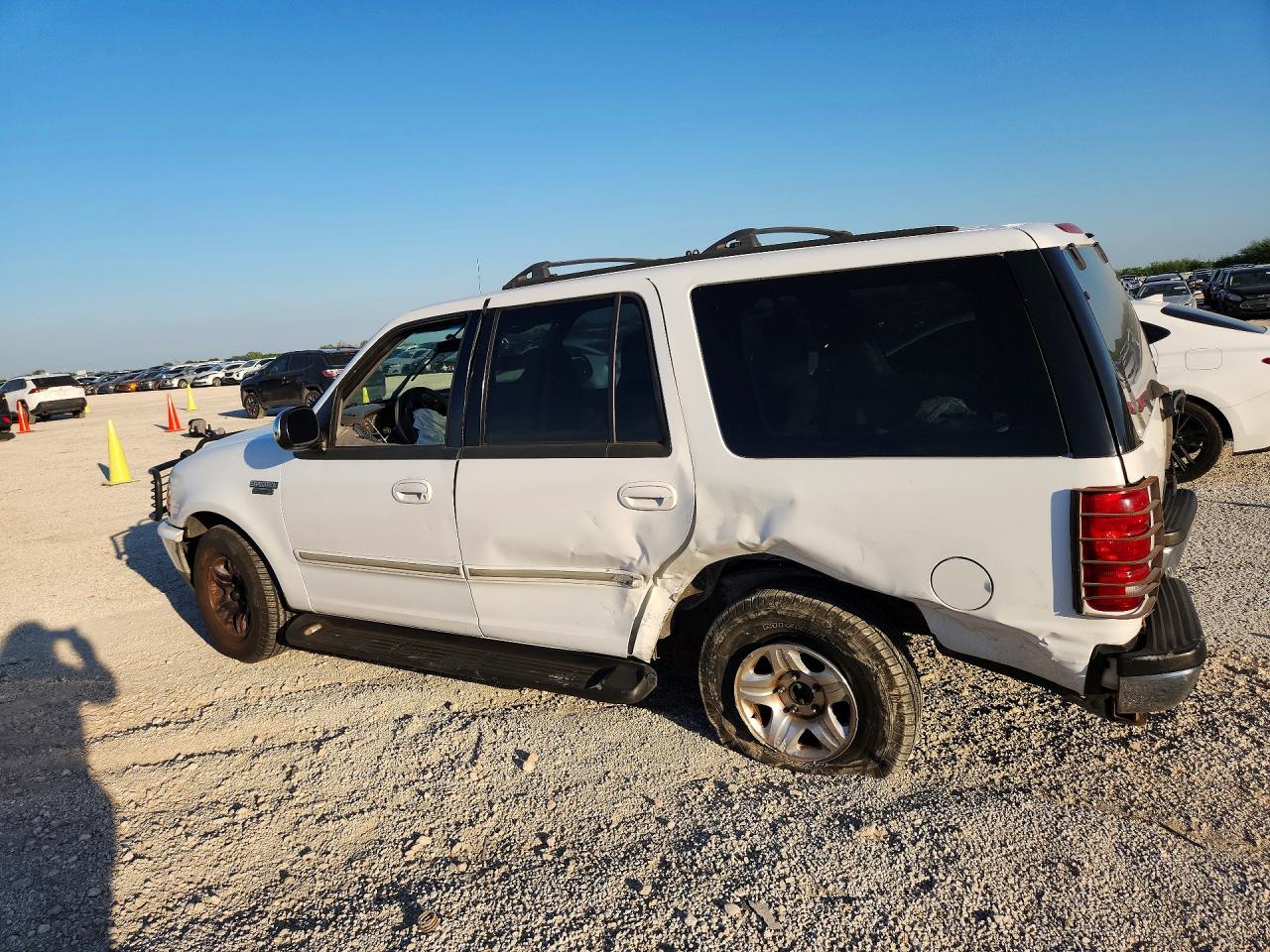 1998 Ford Expedition White vin: 1FMRU1767WLB36060