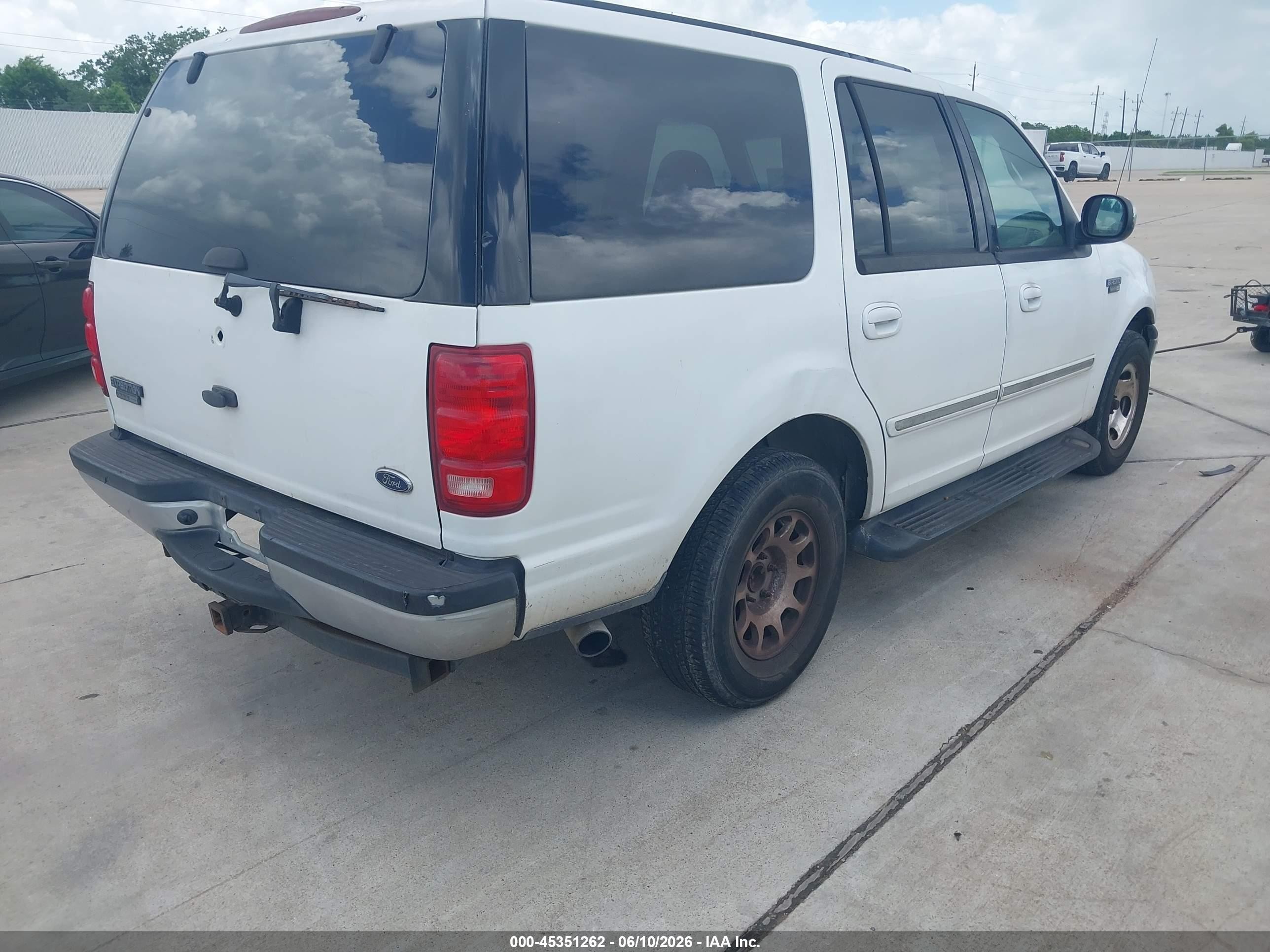 1999 Ford Expedition Eddie Bauer/xlt White vin: 1FMRU1767XLA69008