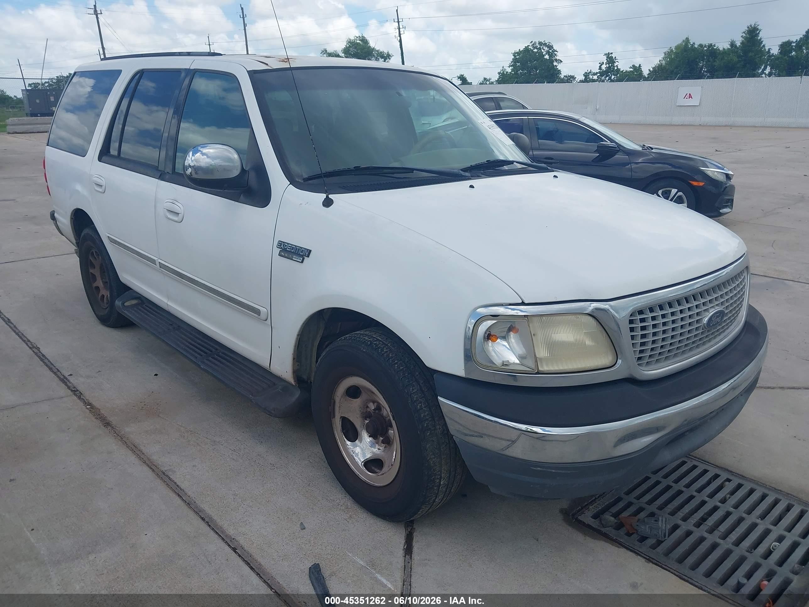 1999 Ford Expedition Eddie Bauer/xlt White vin: 1FMRU1767XLA69008