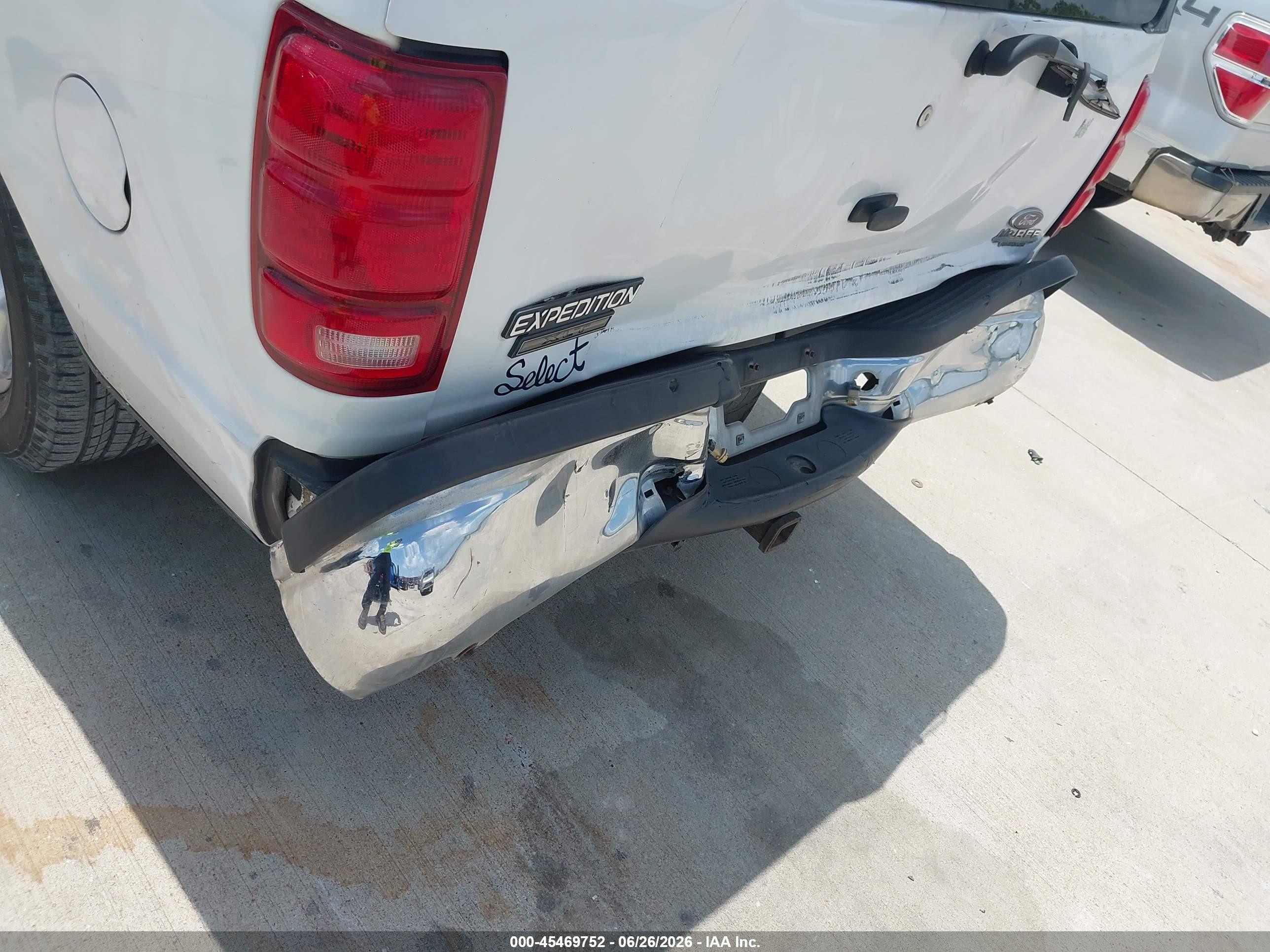 1998 Ford Expedition Eddie Bauer/xlt White vin: 1FMRU1769WLA49406