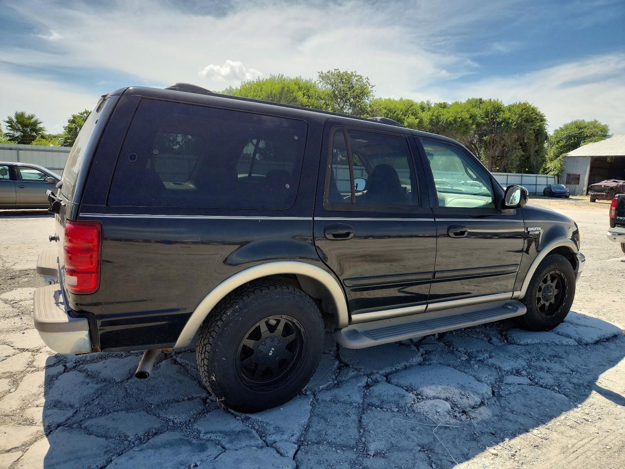 2002 Ford Expedition Eddie Bauer Black vin: 1FMRU17L02LA26600
