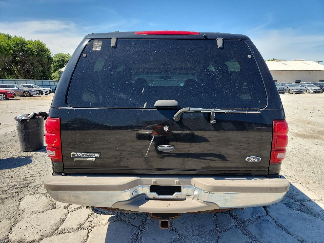 2002 Ford Expedition Eddie Bauer Black vin: 1FMRU17L02LA26600