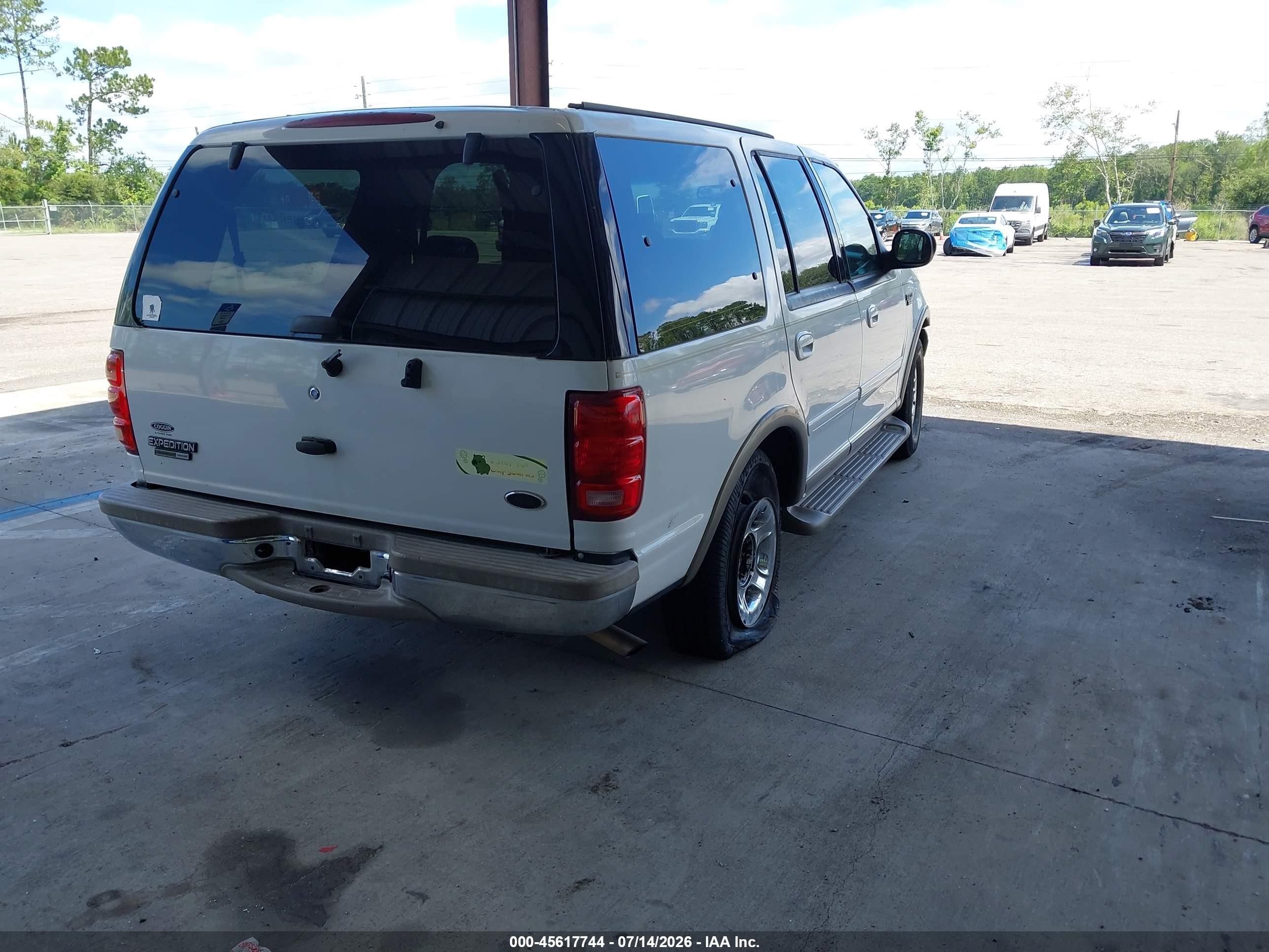 2001 Ford Expedition Eddie Bauer White vin: 1FMRU17L21LB21951