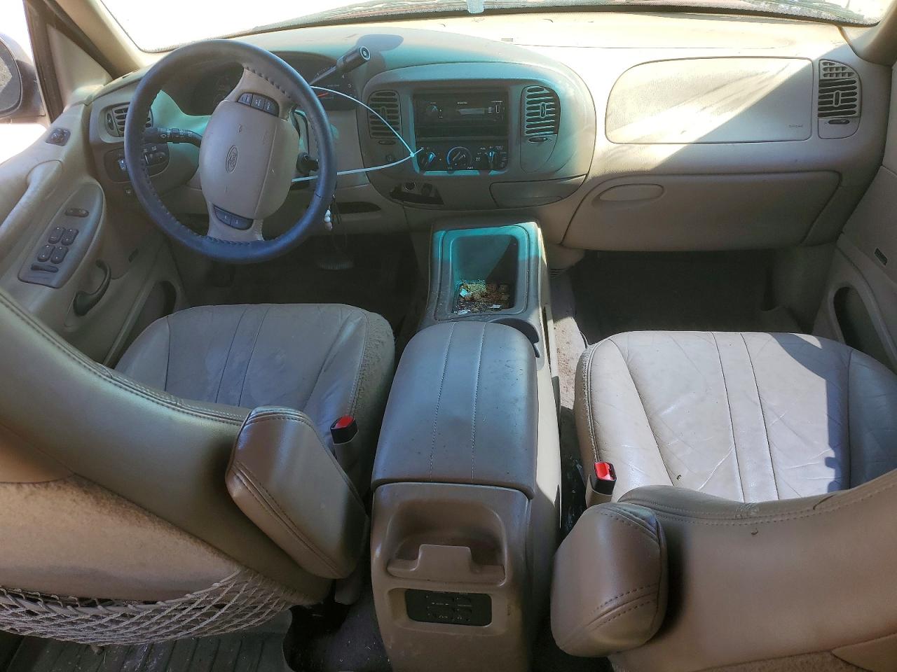 1998 Ford Expedition Red vin: 1FMRU17L3WLC25145