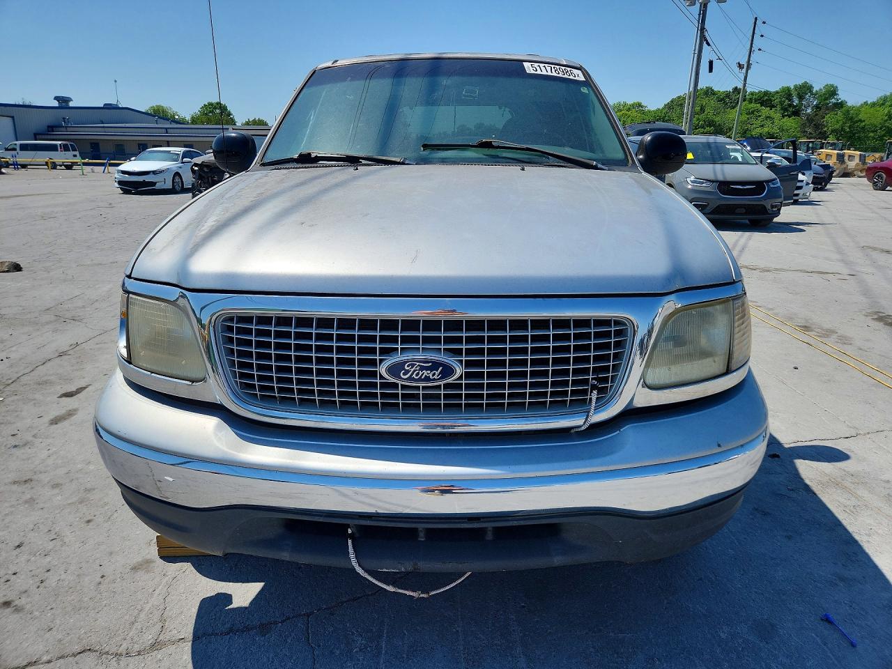 1999 Ford Expedition Серебряный vin: 1FMRU17L3XLA76365
