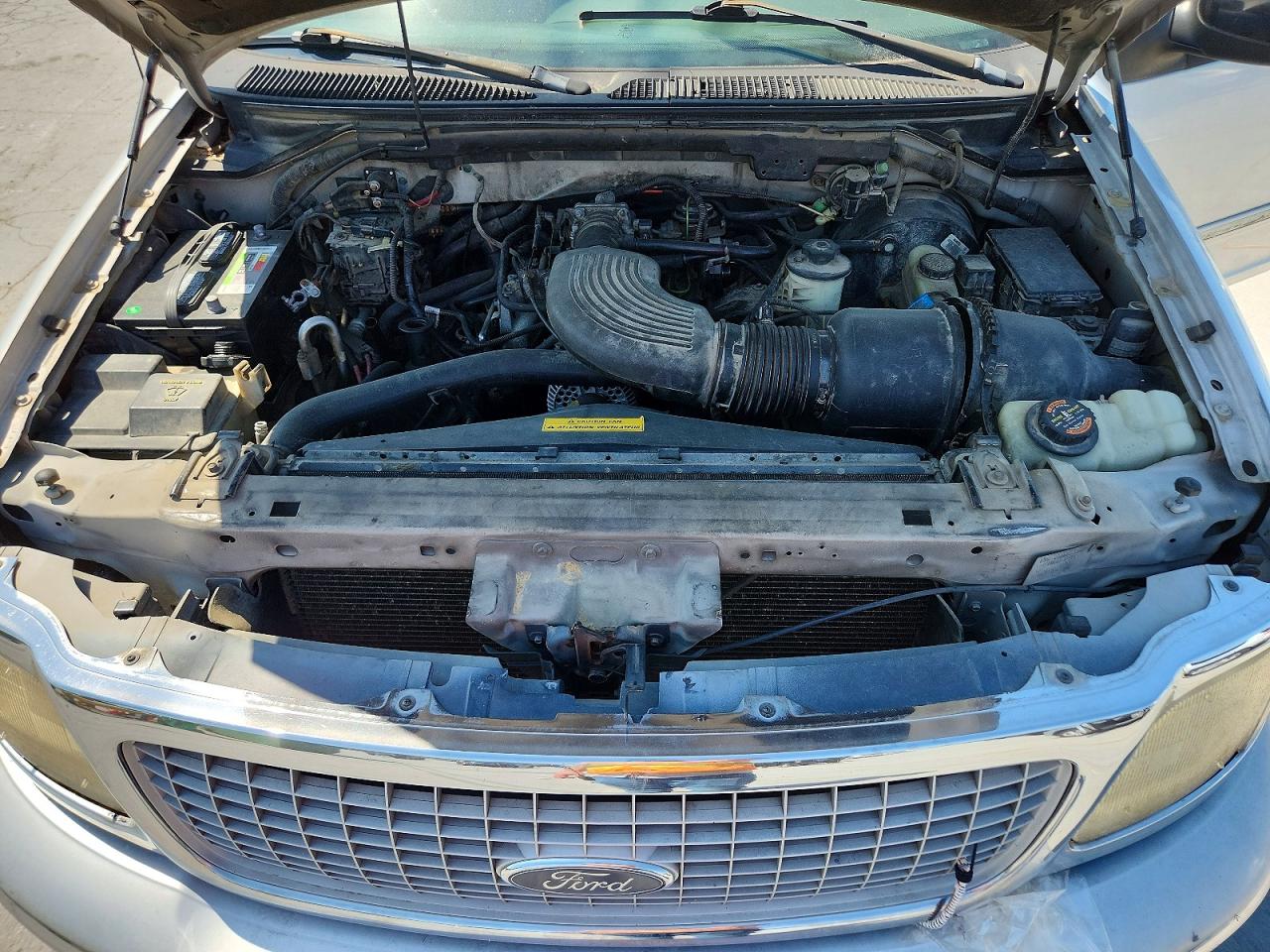 1999 Ford Expedition Серебряный vin: 1FMRU17L3XLA76365