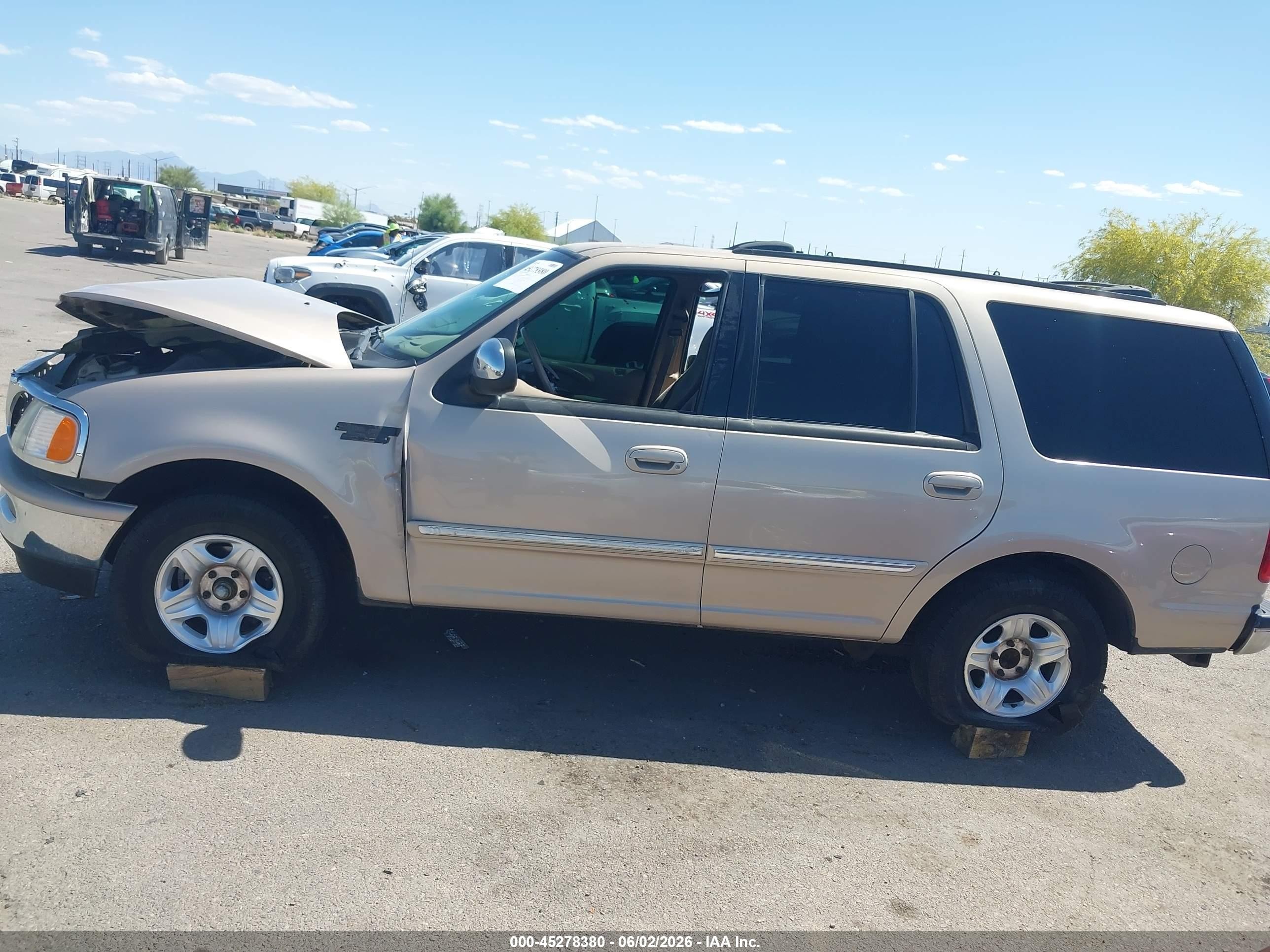 1998 Ford Expedition Eddie Bauer/xlt Tan vin: 1FMRU17L4WLC14252