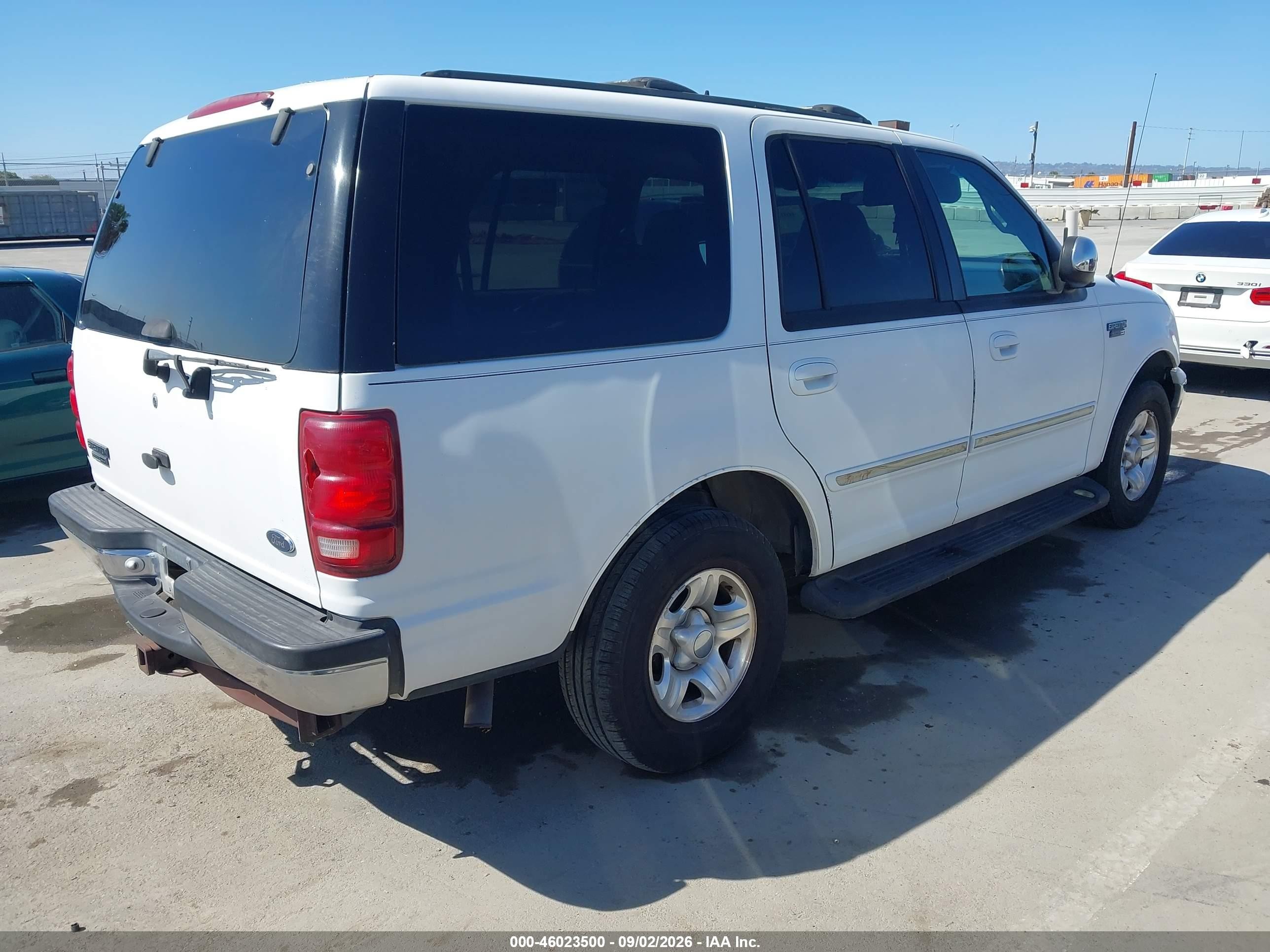 1999 Ford Expedition Eddie Bauer/xlt Белый vin: 1FMRU17L7XLA38198