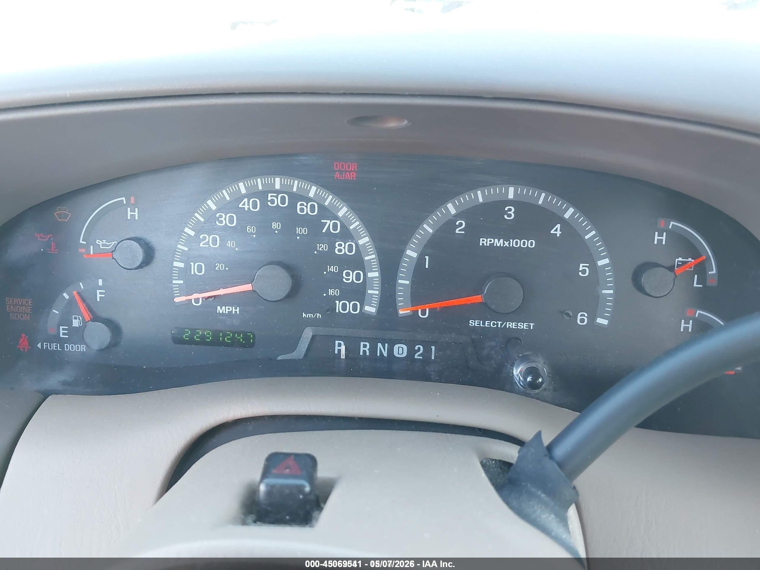 1999 Ford Expedition Eddie Bauer/xlt Gold vin: 1FMRU17L7XLC11797
