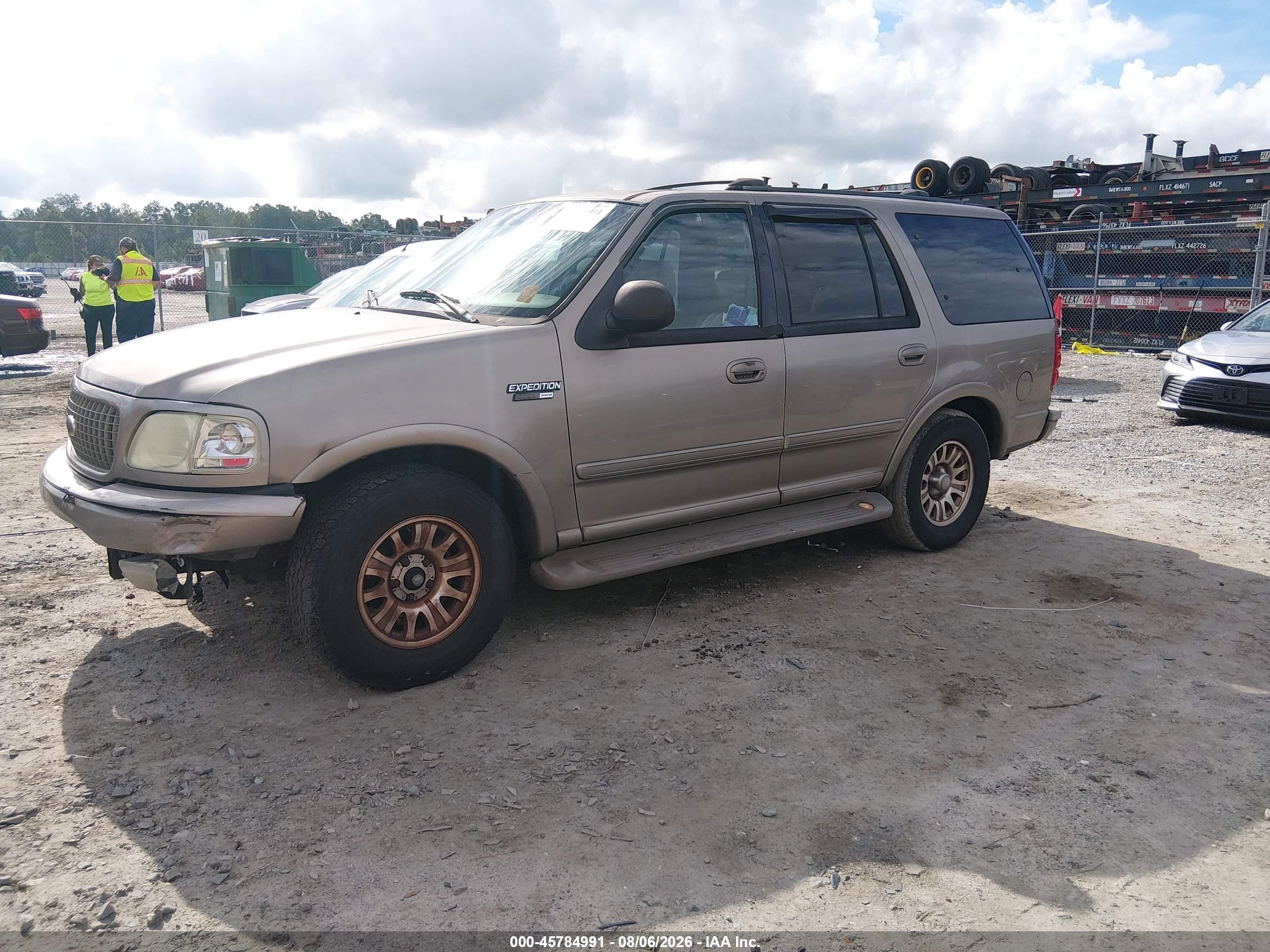2002 Ford Expedition Eddie Bauer Gold vin: 1FMRU17L82LA68092