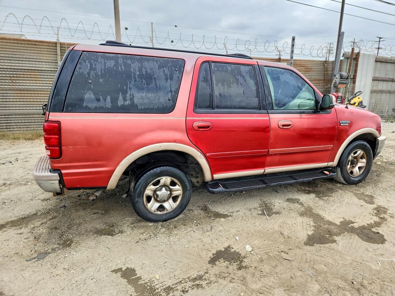 1998 Ford Expedition Red vin: 1FMRU17L9WLC08978