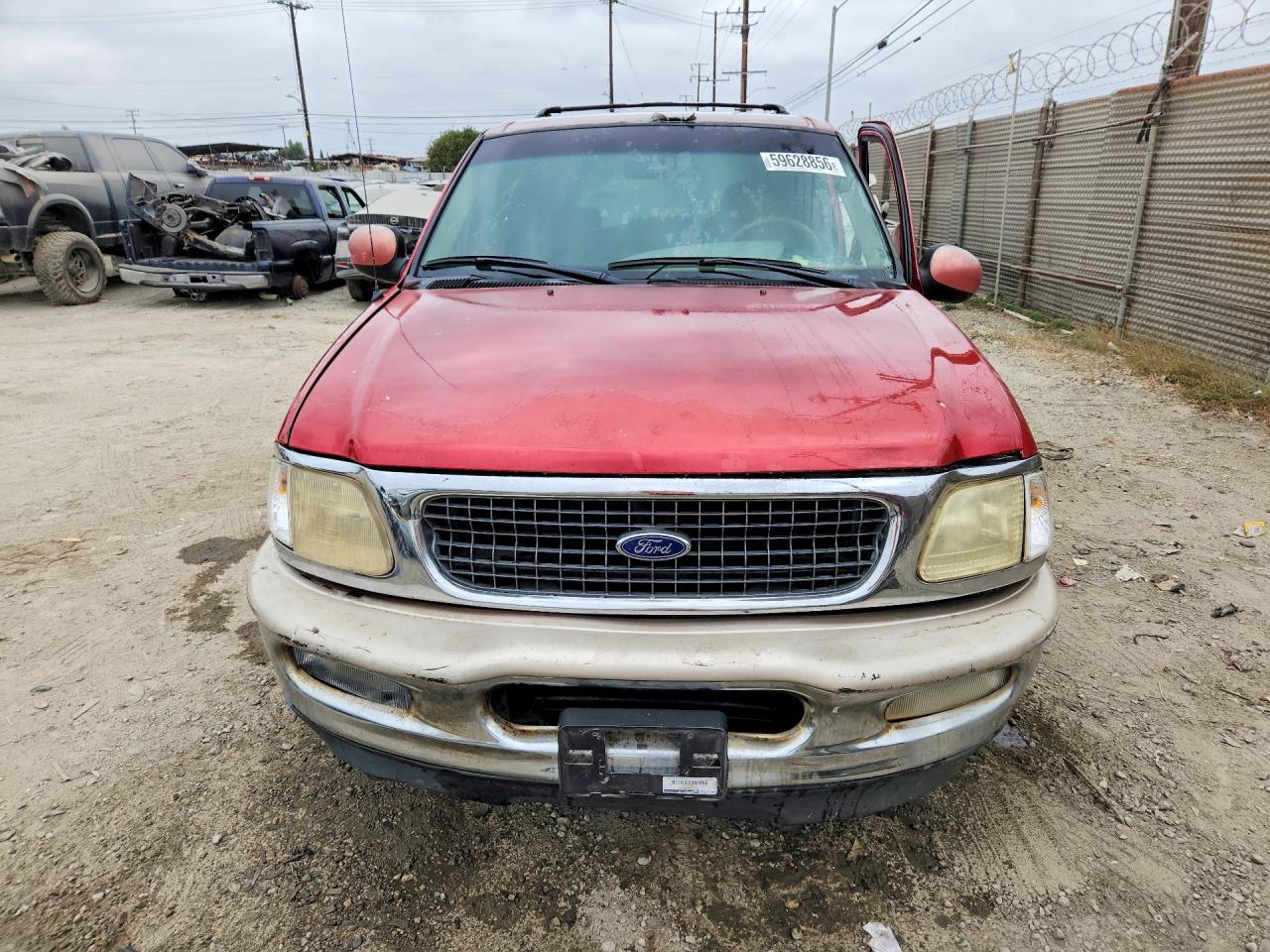 1998 Ford Expedition Red vin: 1FMRU17L9WLC08978