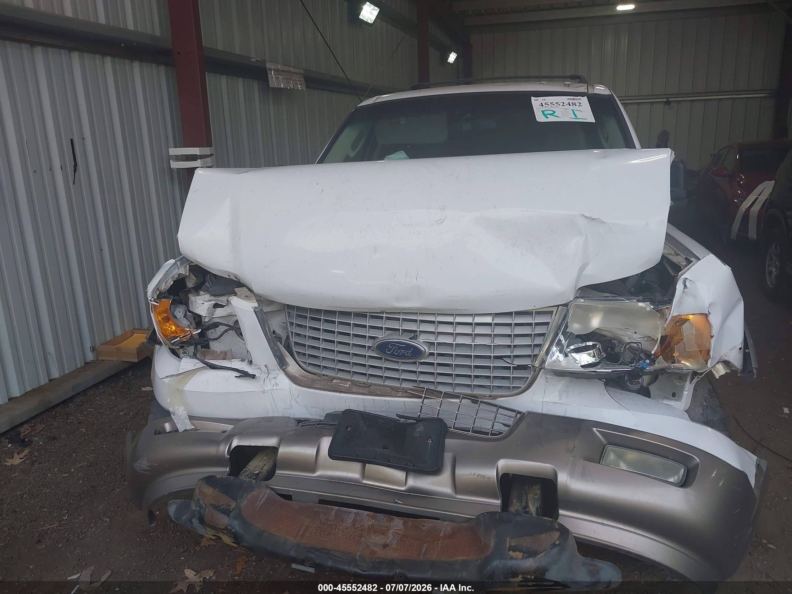2004 Ford Expedition Eddie Bauer Белый vin: 1FMRU17W04LB14754