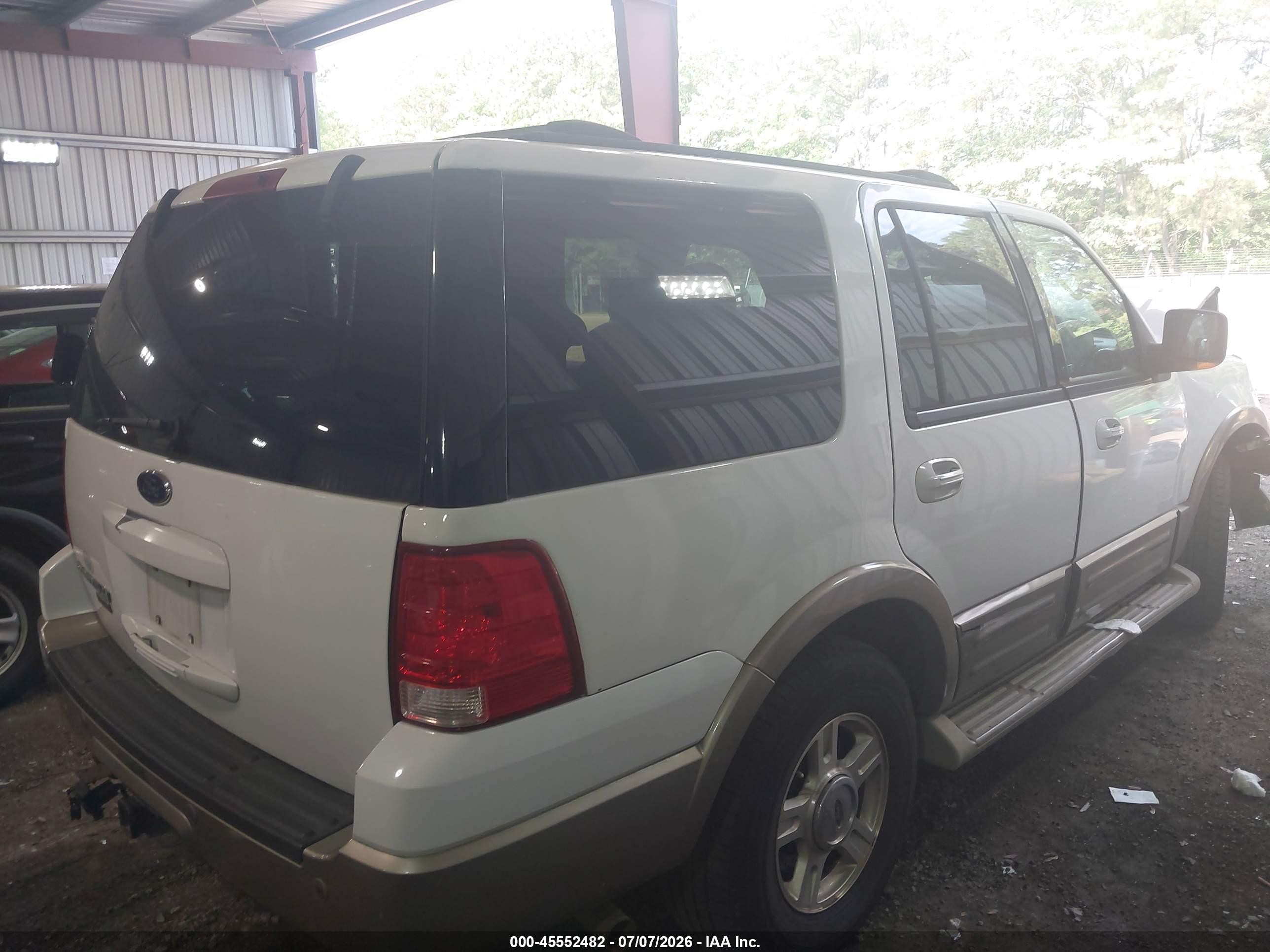2004 Ford Expedition Eddie Bauer Белый vin: 1FMRU17W04LB14754